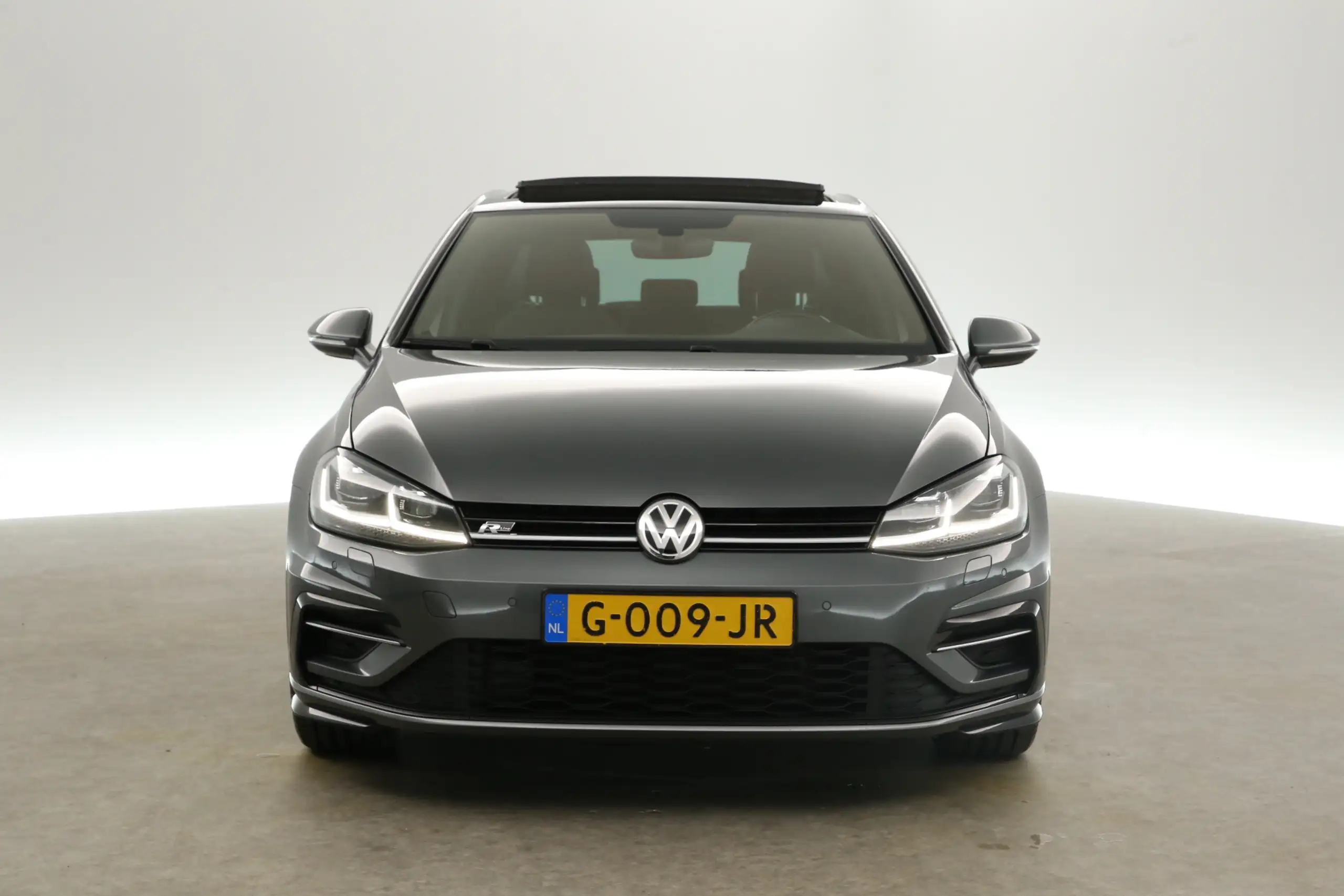 Volkswagen - Golf