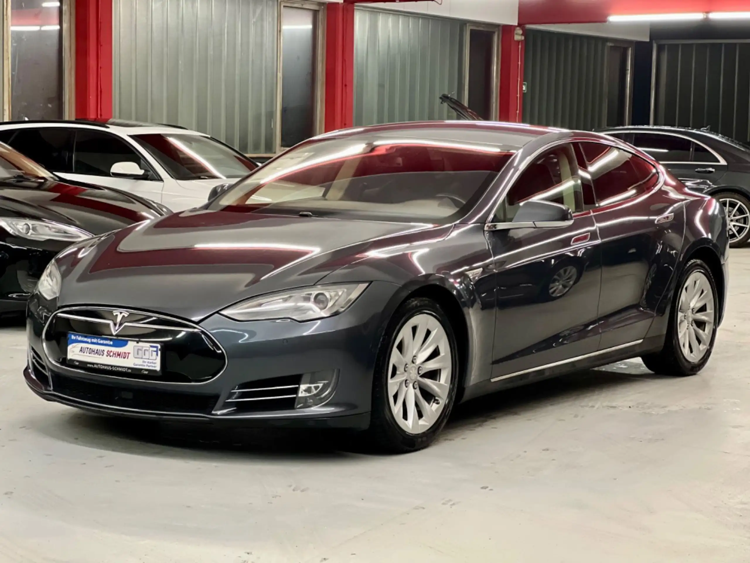 Tesla Model S 2014