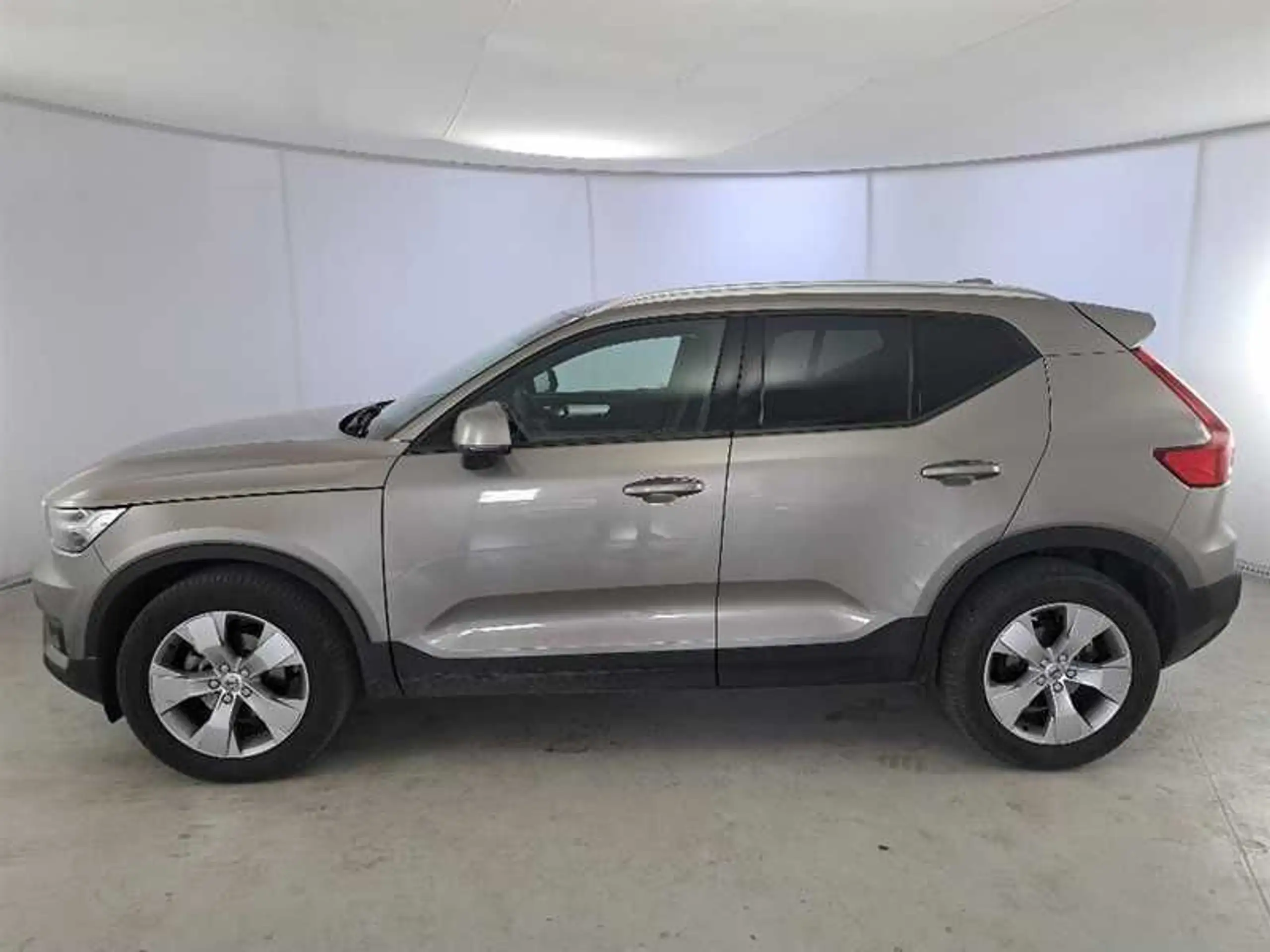 Volvo - XC40