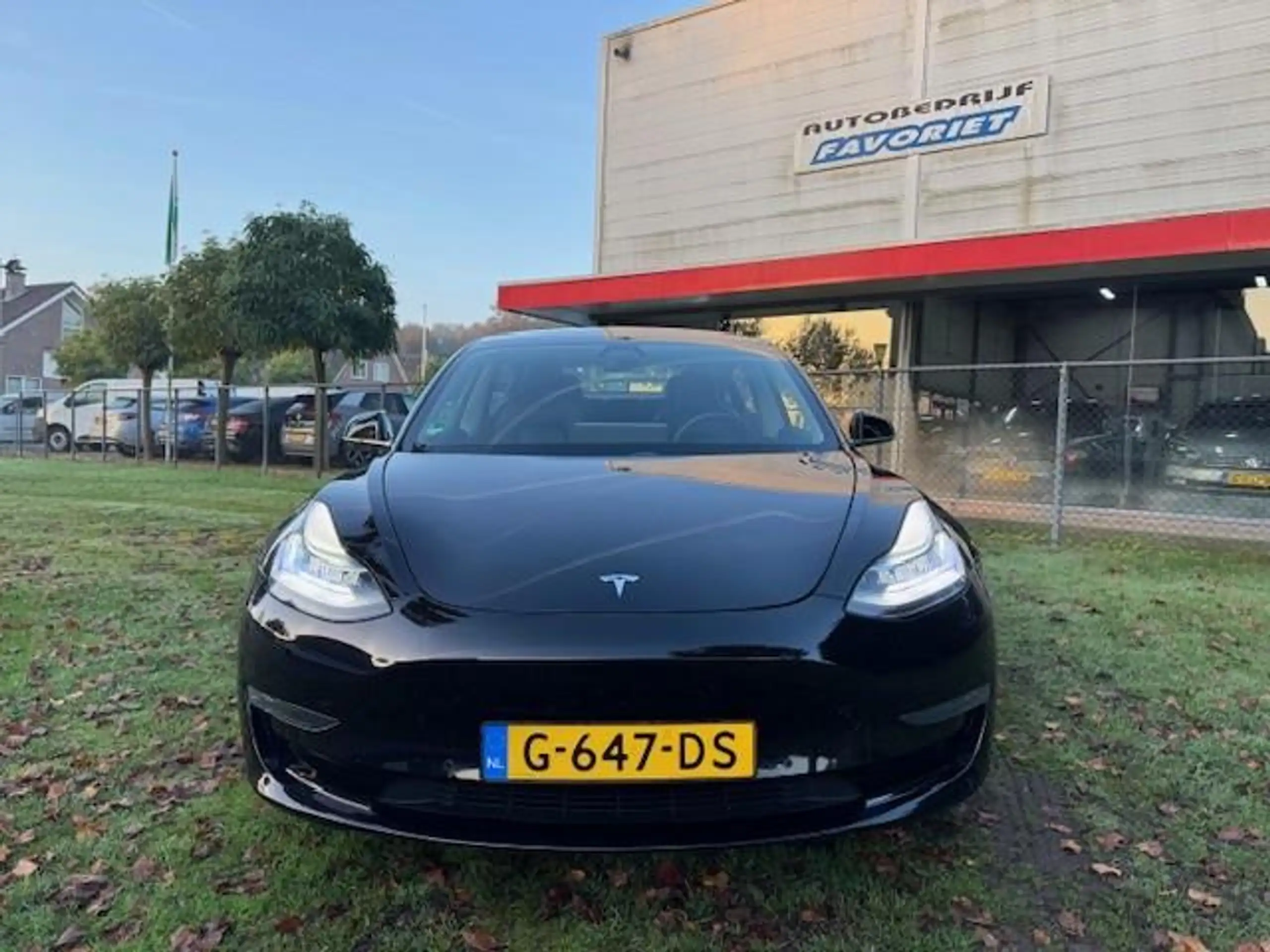 Tesla - Model 3