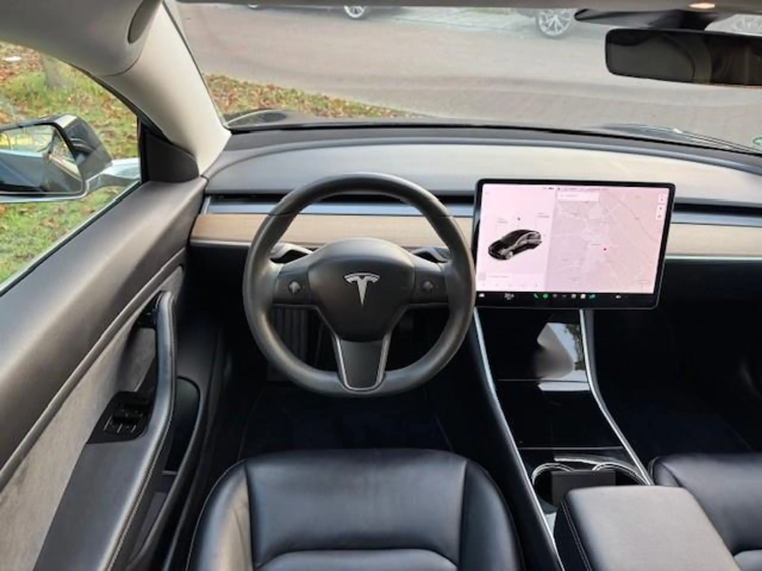 Tesla - Model 3