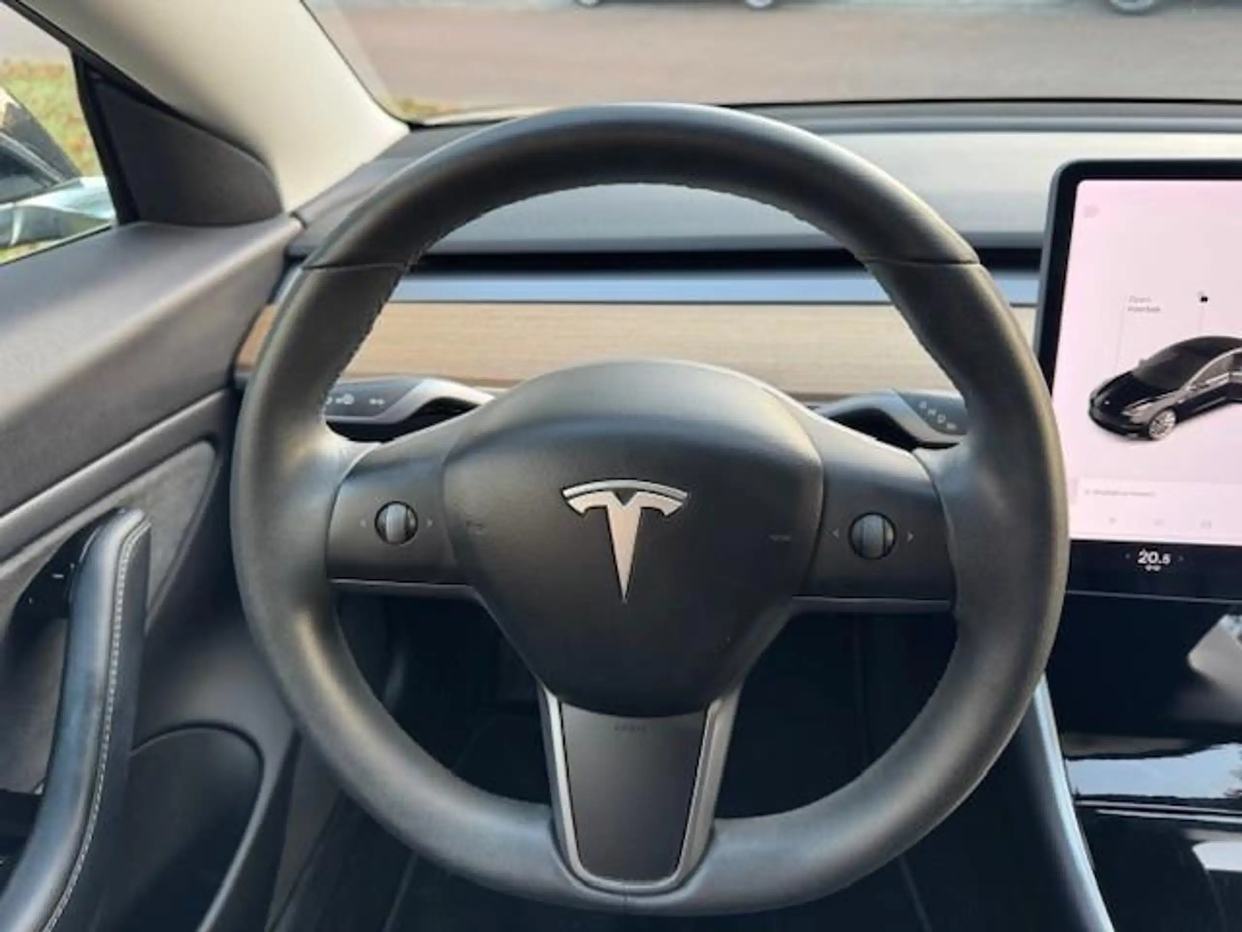 Tesla - Model 3