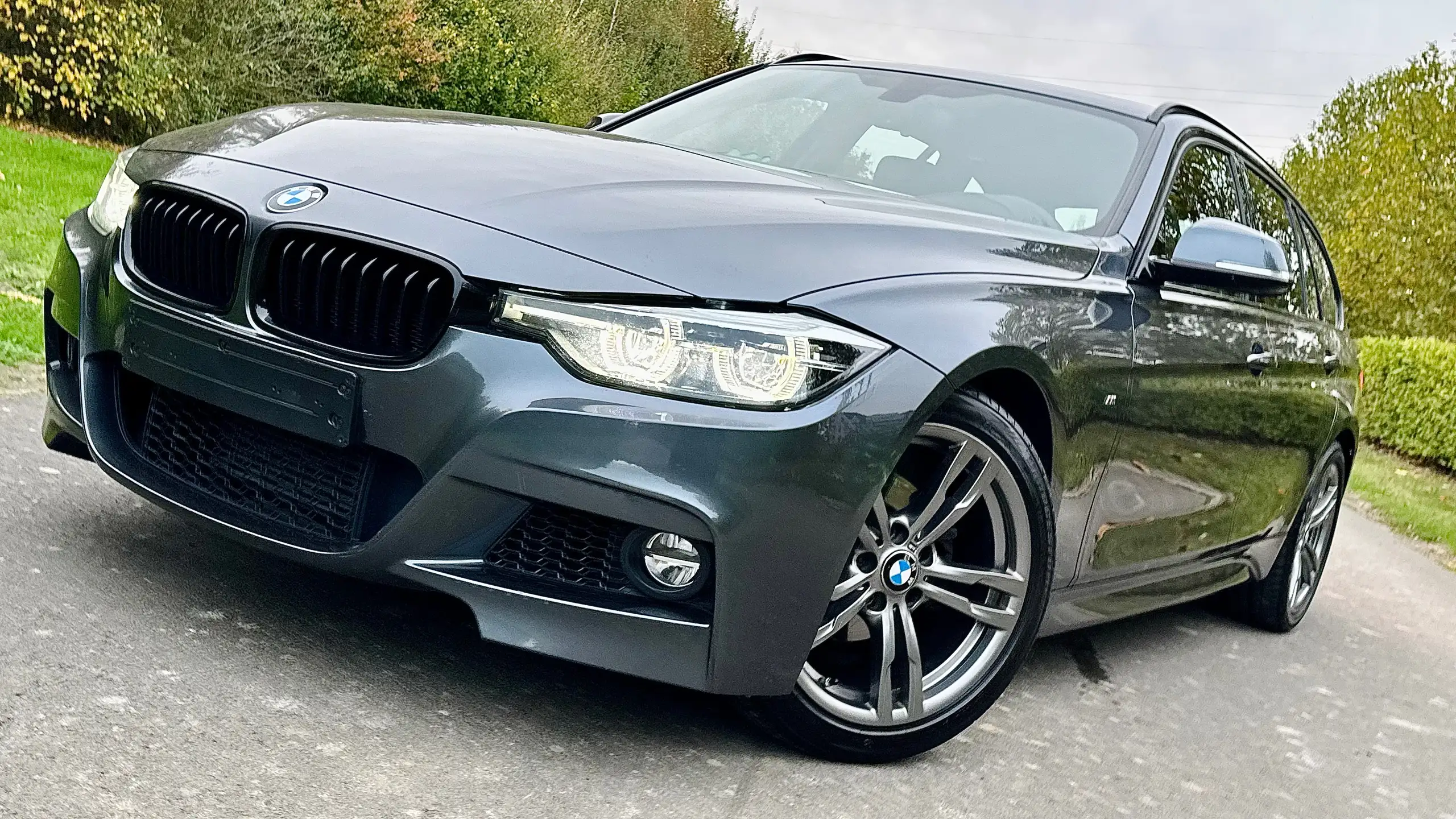 BMW 318 2019