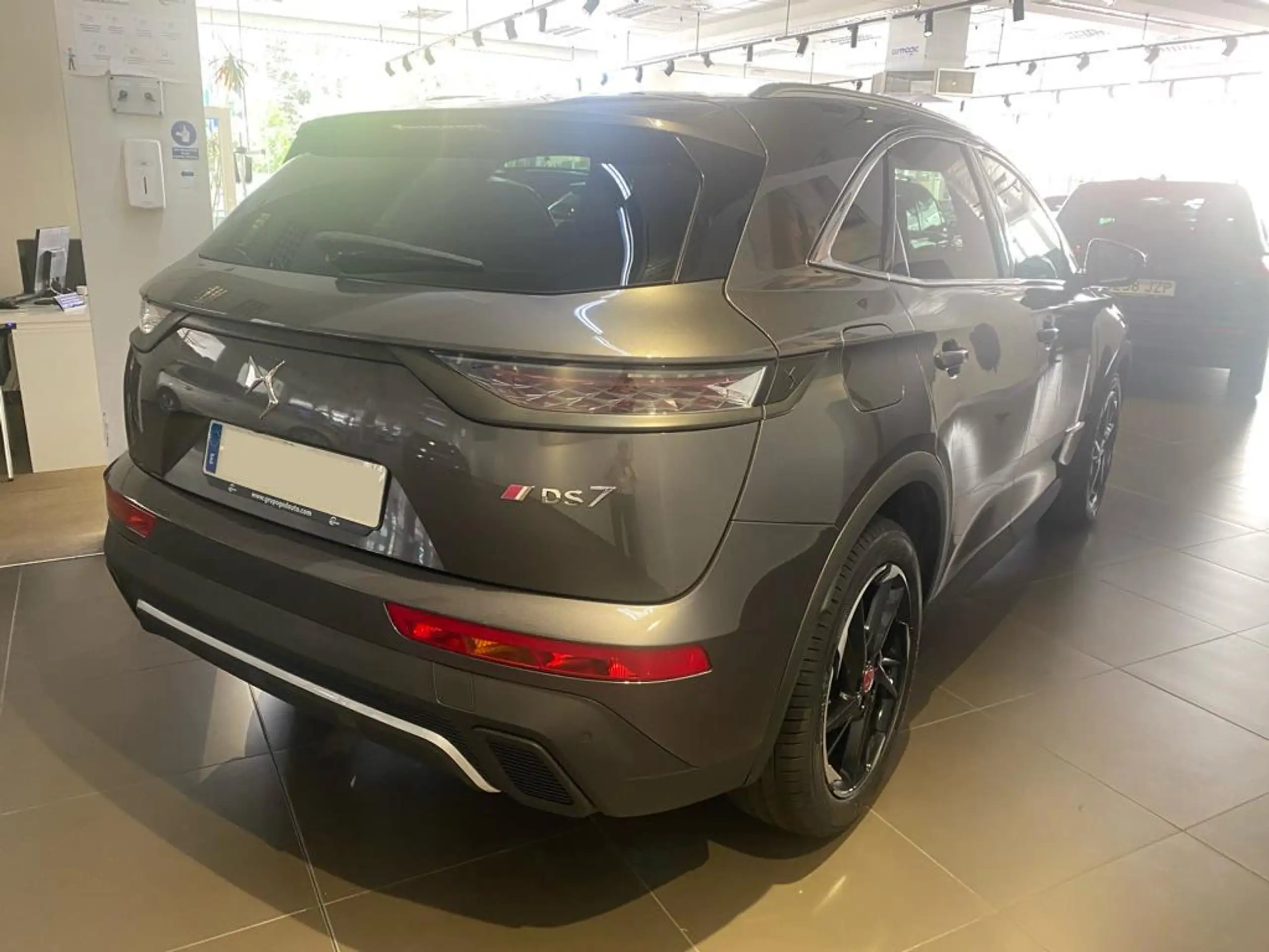 DS Automobiles - DS 7 Crossback