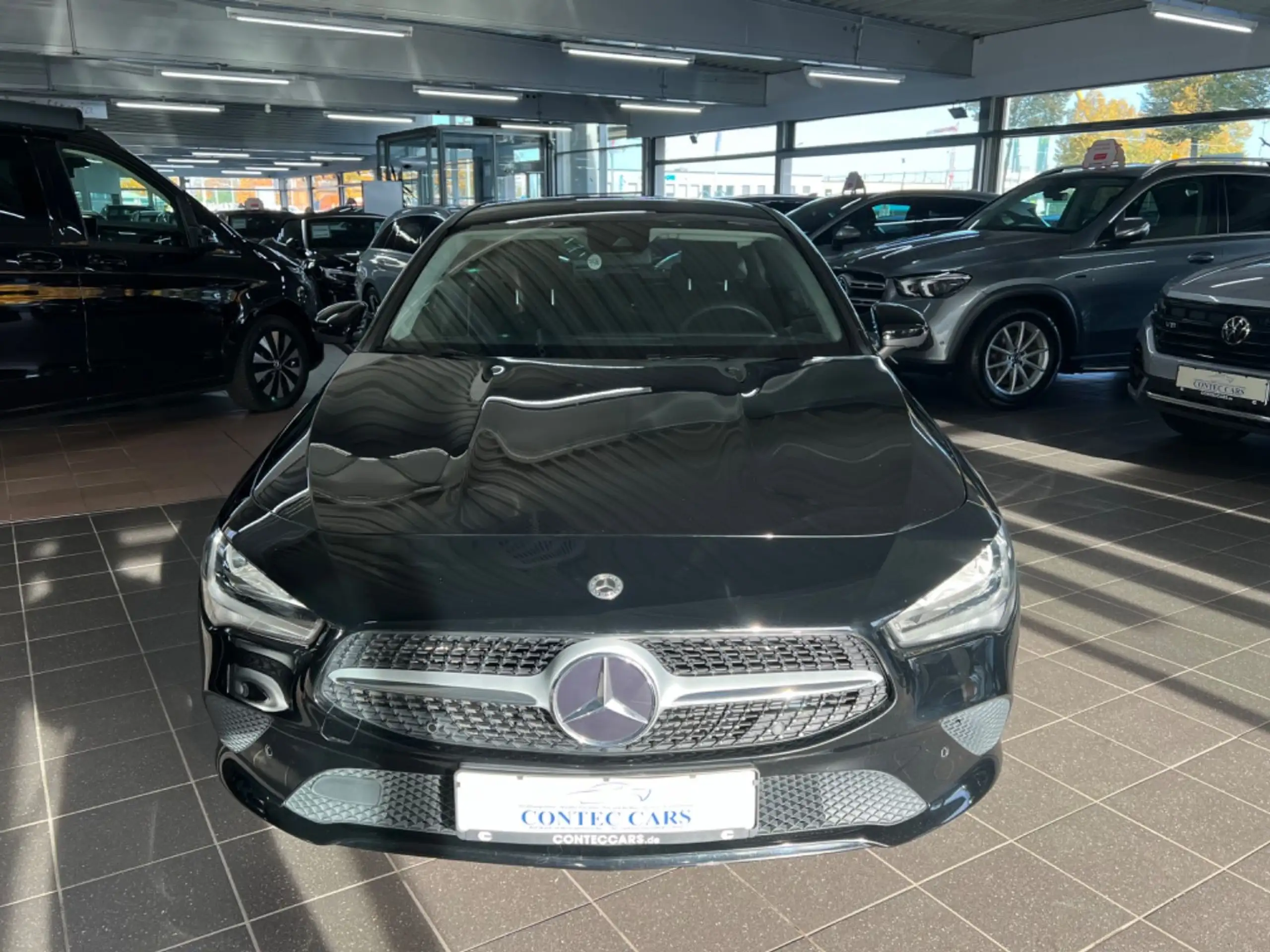 Mercedes-Benz - CLA 180