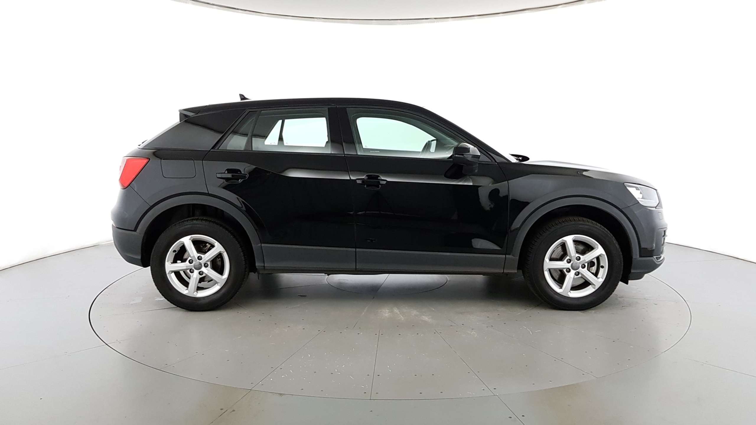 Audi - Q2