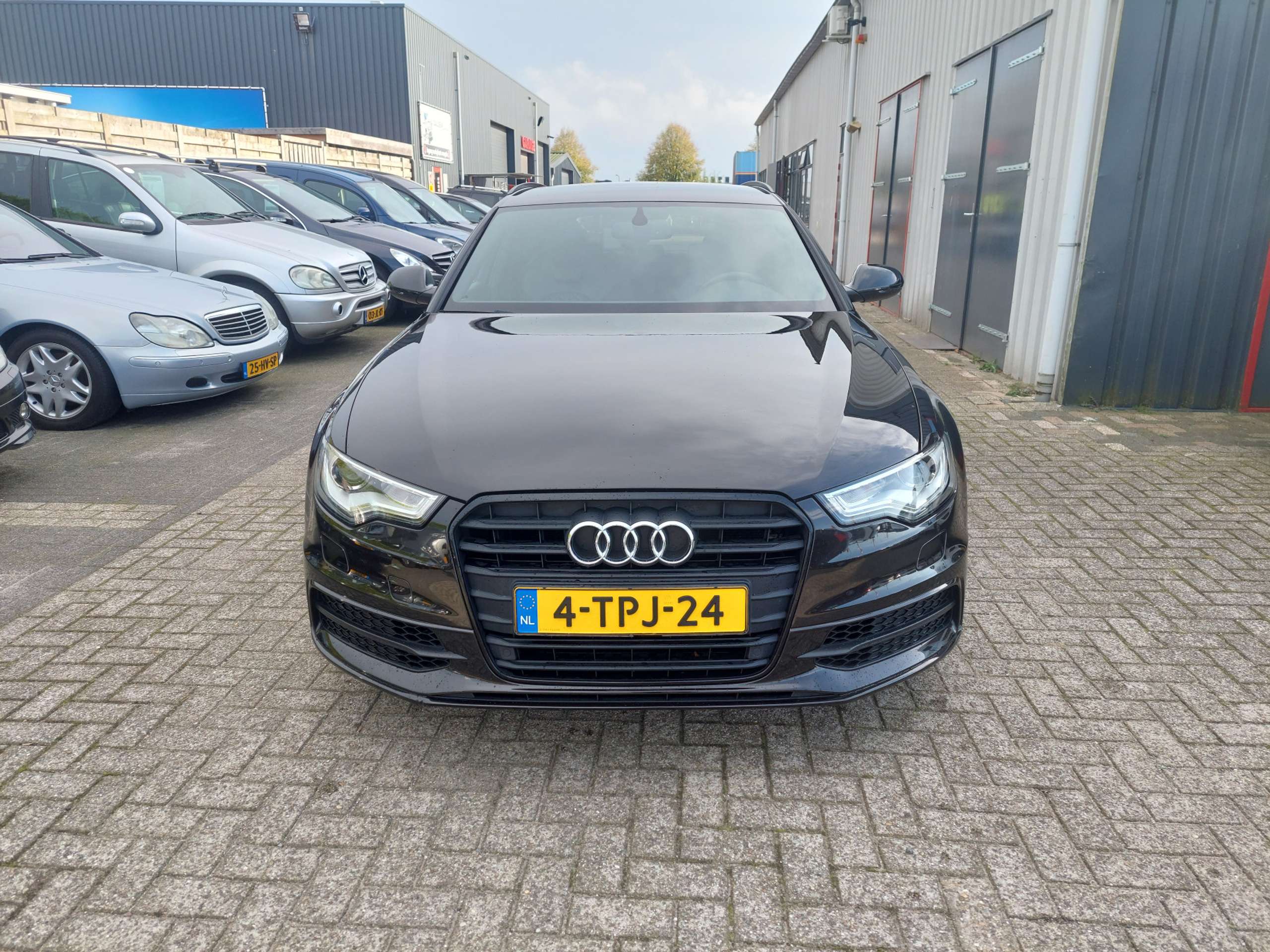 Audi - A6