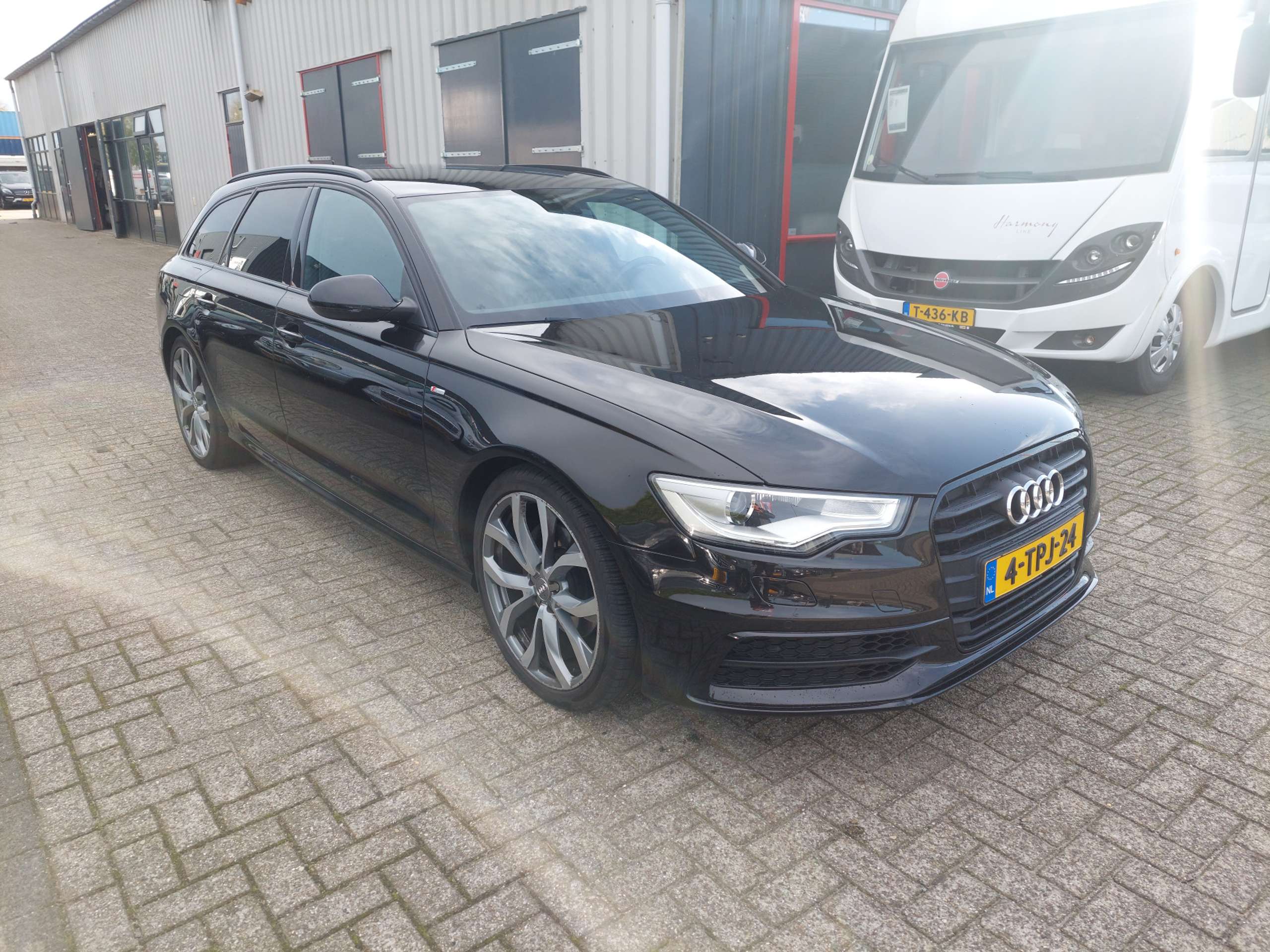 Audi - A6