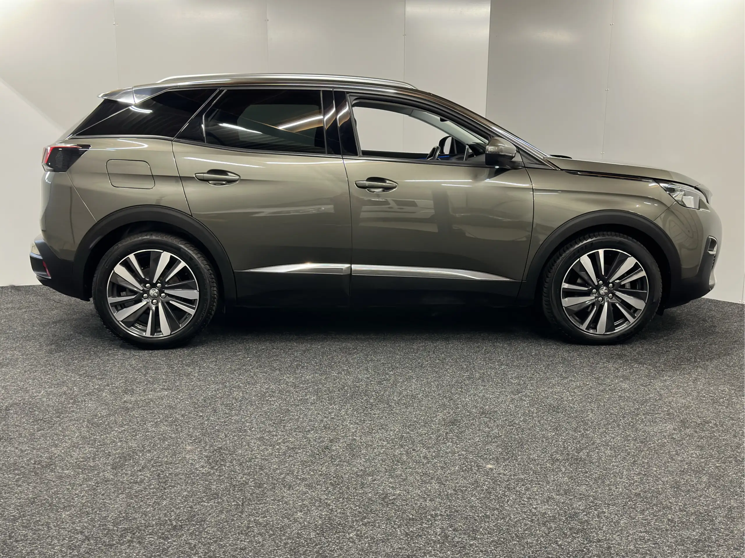 Peugeot - 3008