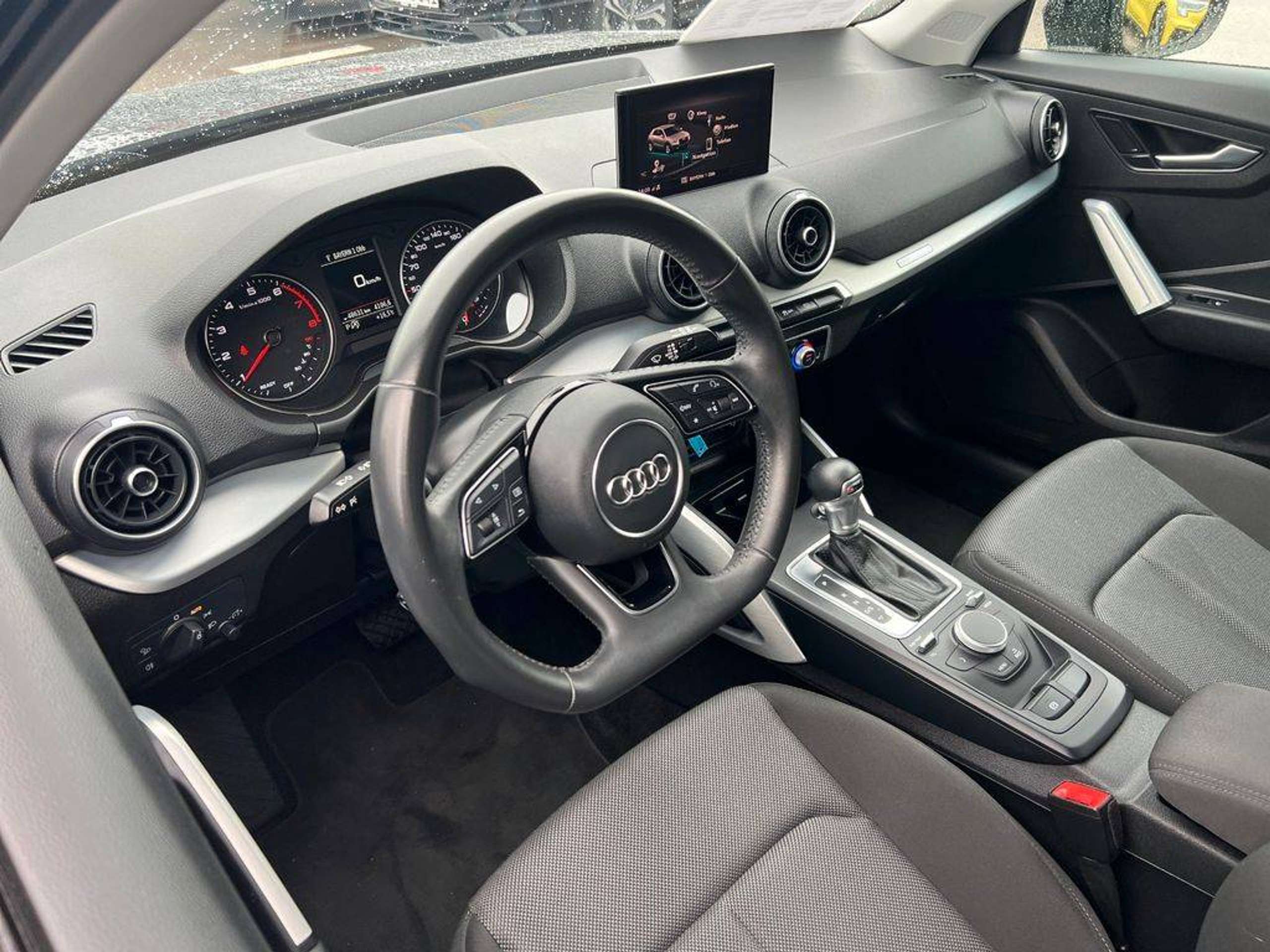 Audi - Q2