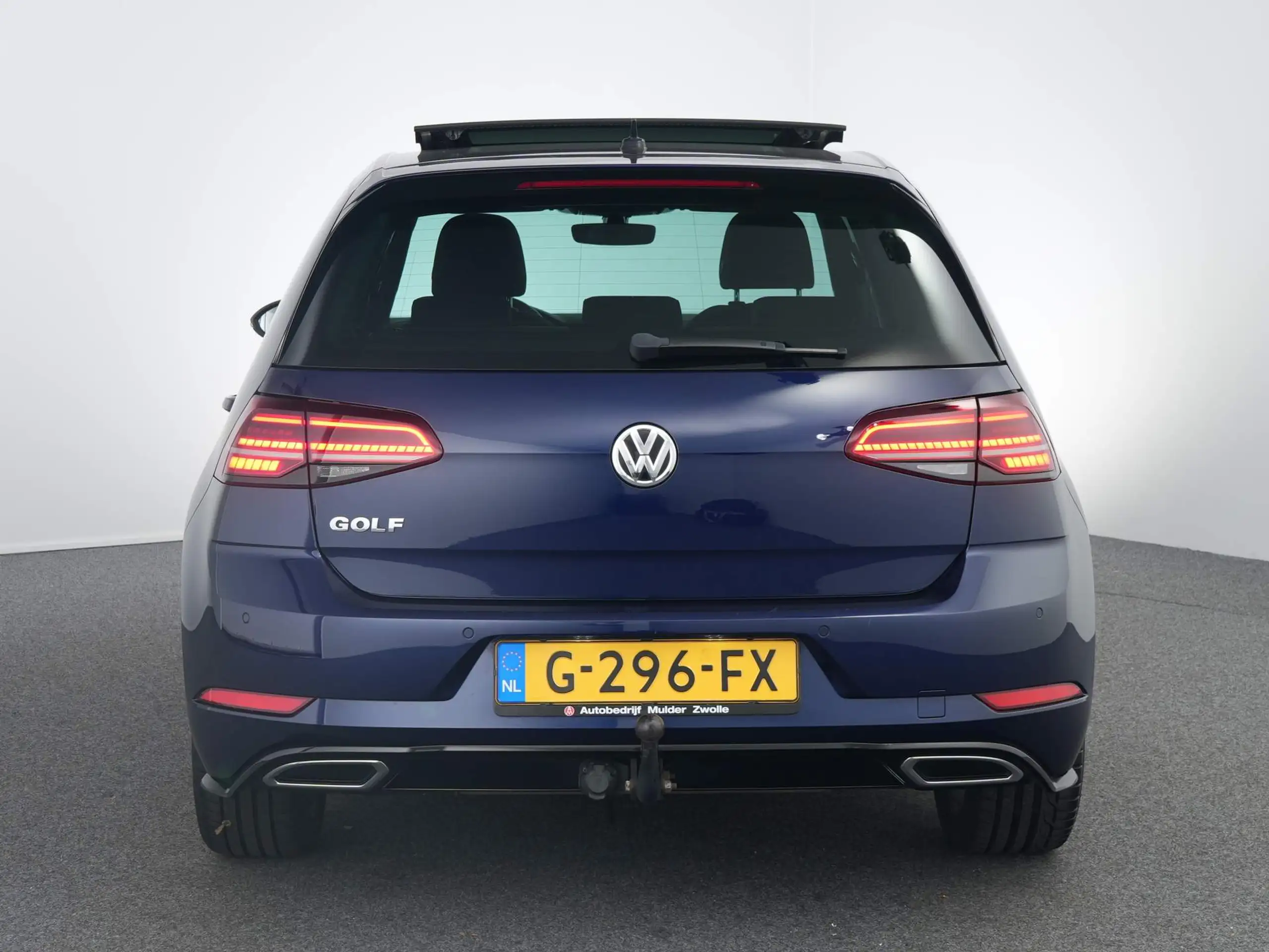 Volkswagen - Golf