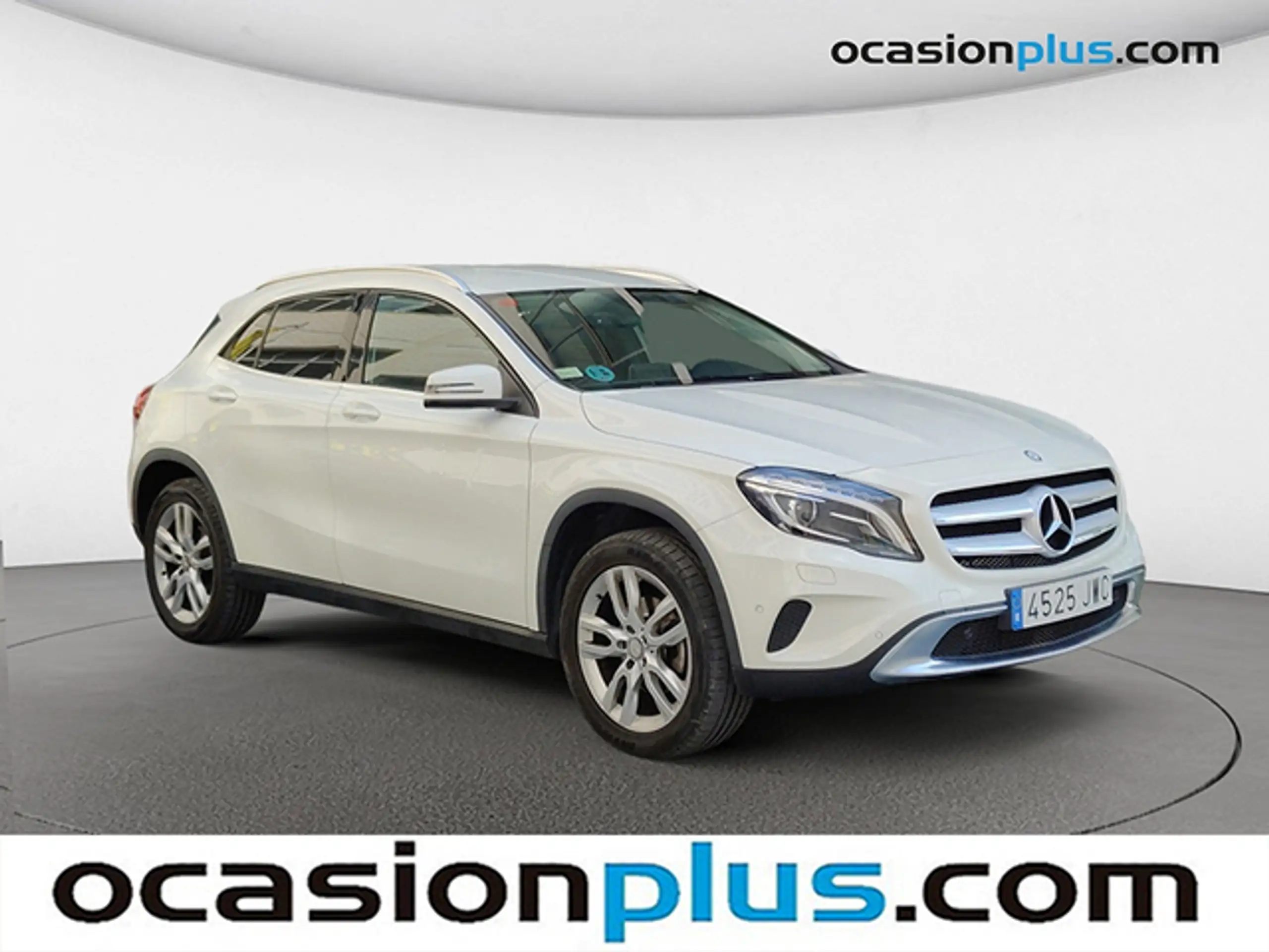 Mercedes-Benz - GLA 220