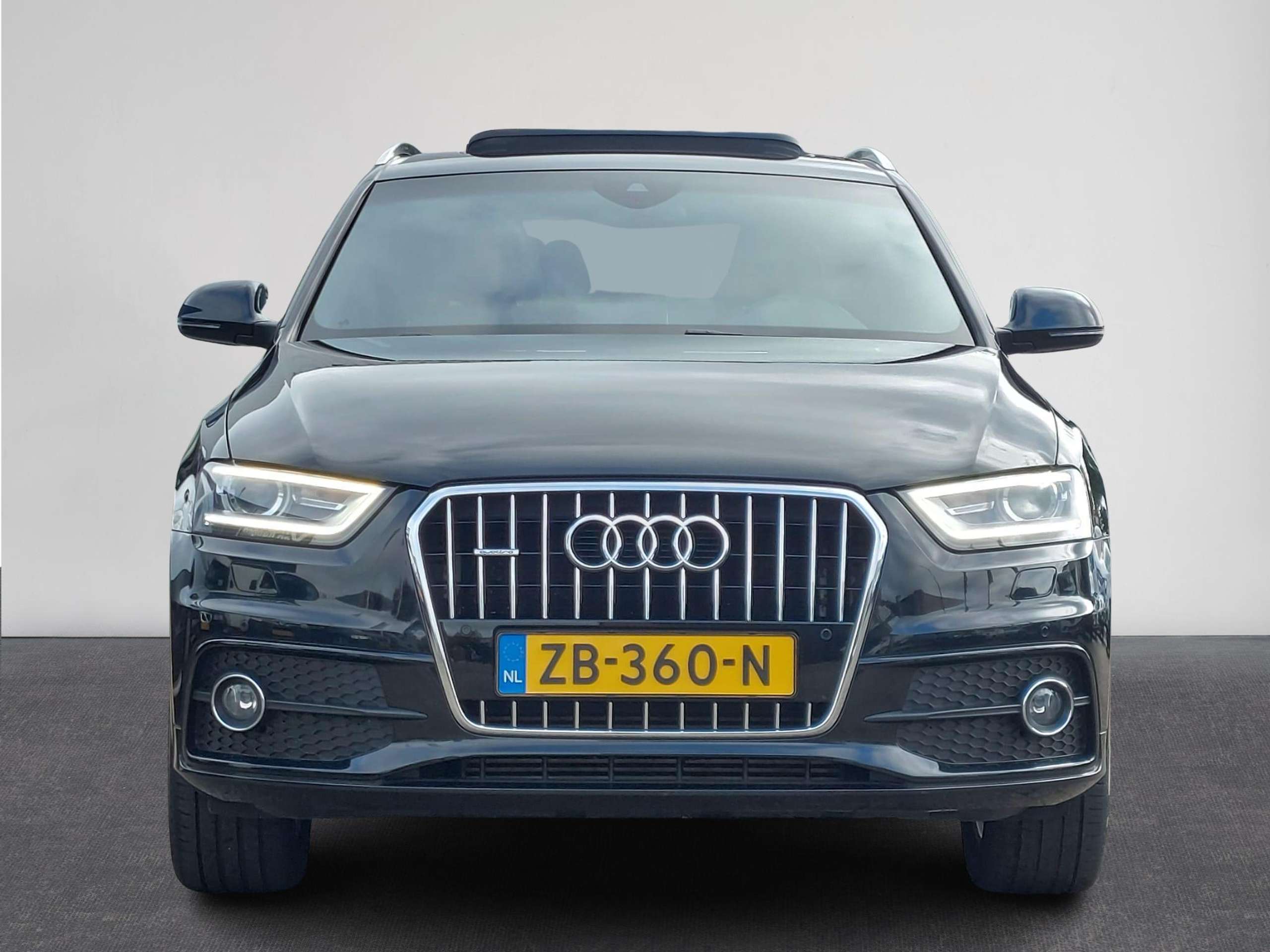 Audi - Q3