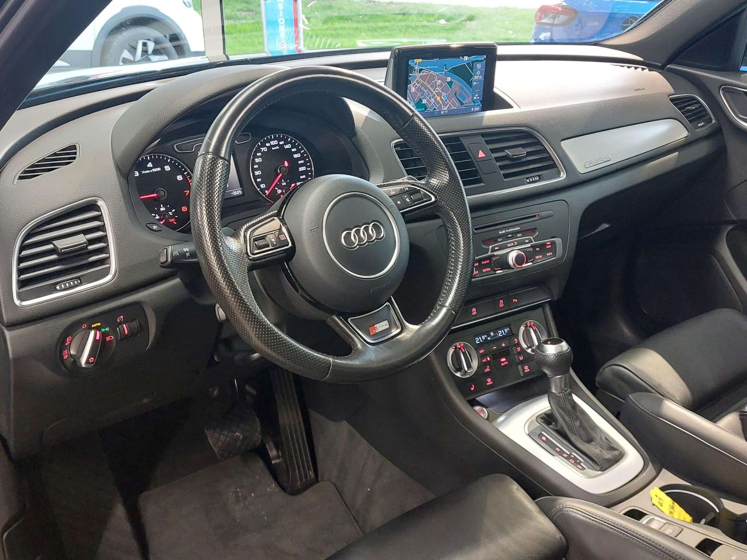 Audi - Q3