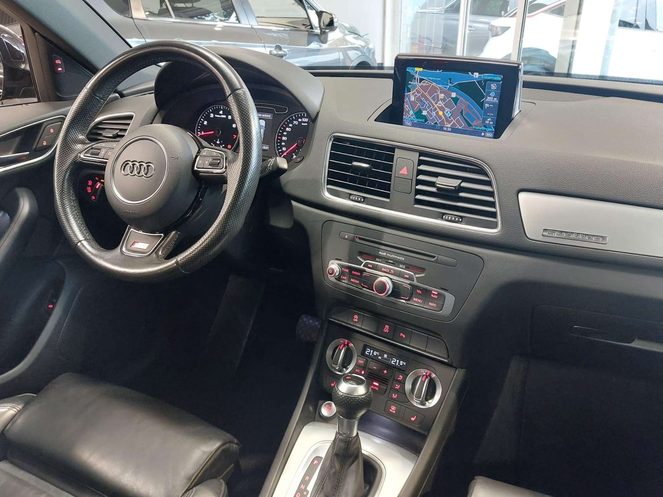 Audi - Q3