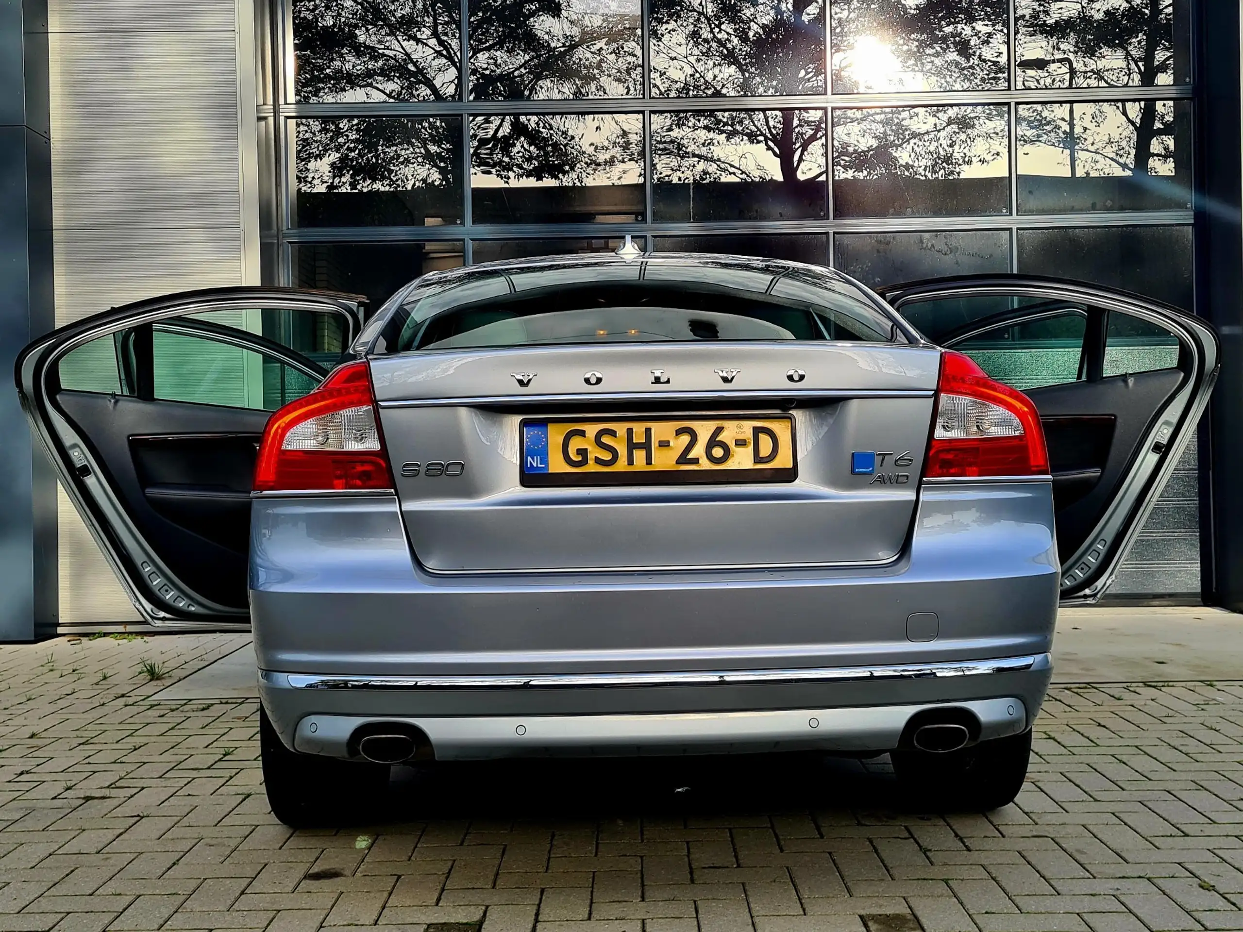 Volvo - S80