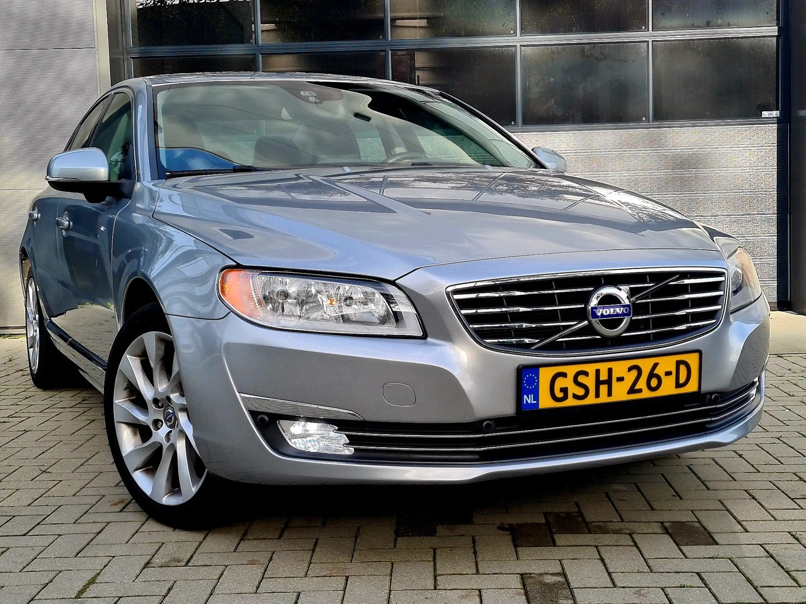 Volvo - S80