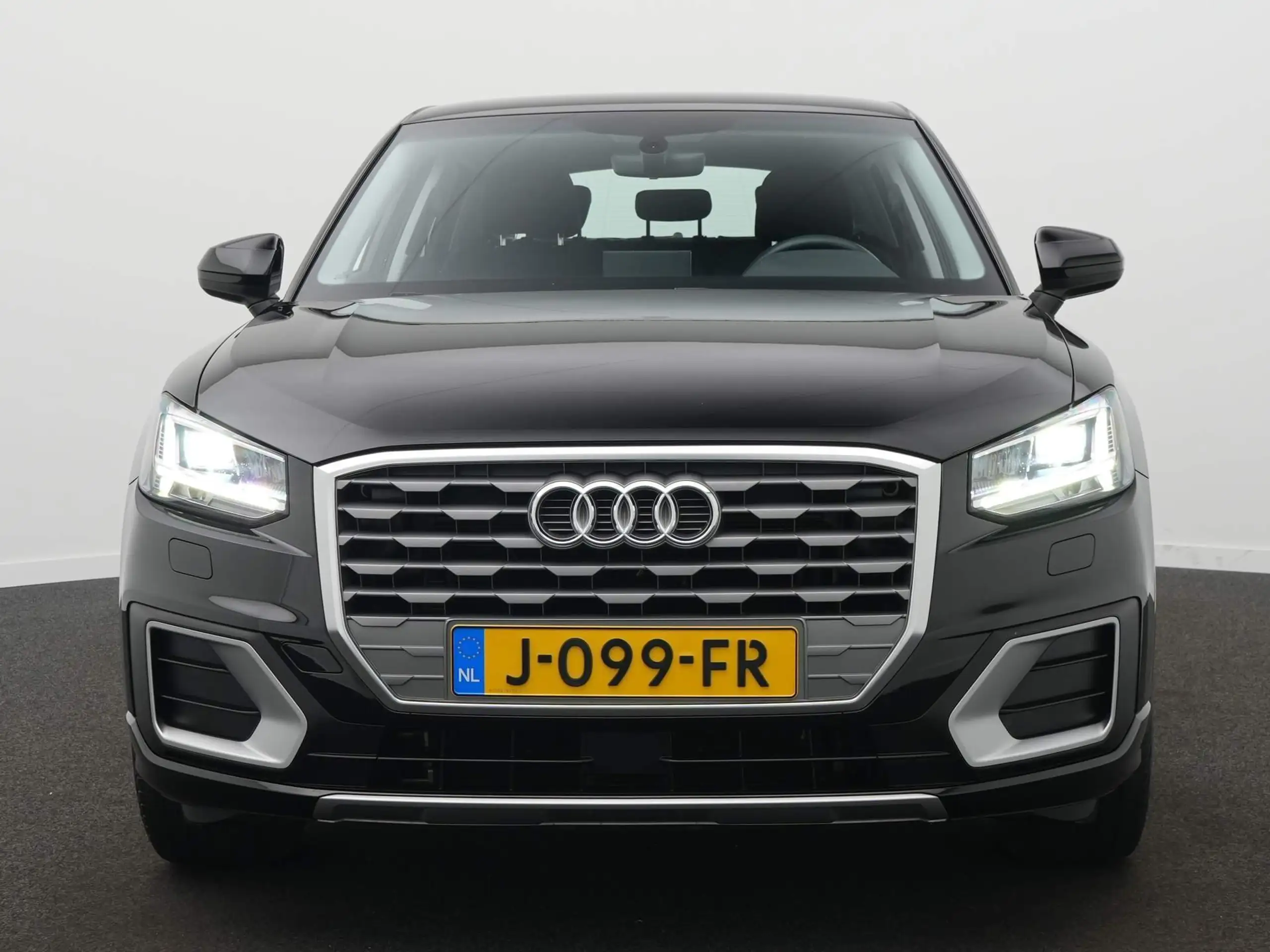 Audi - Q2