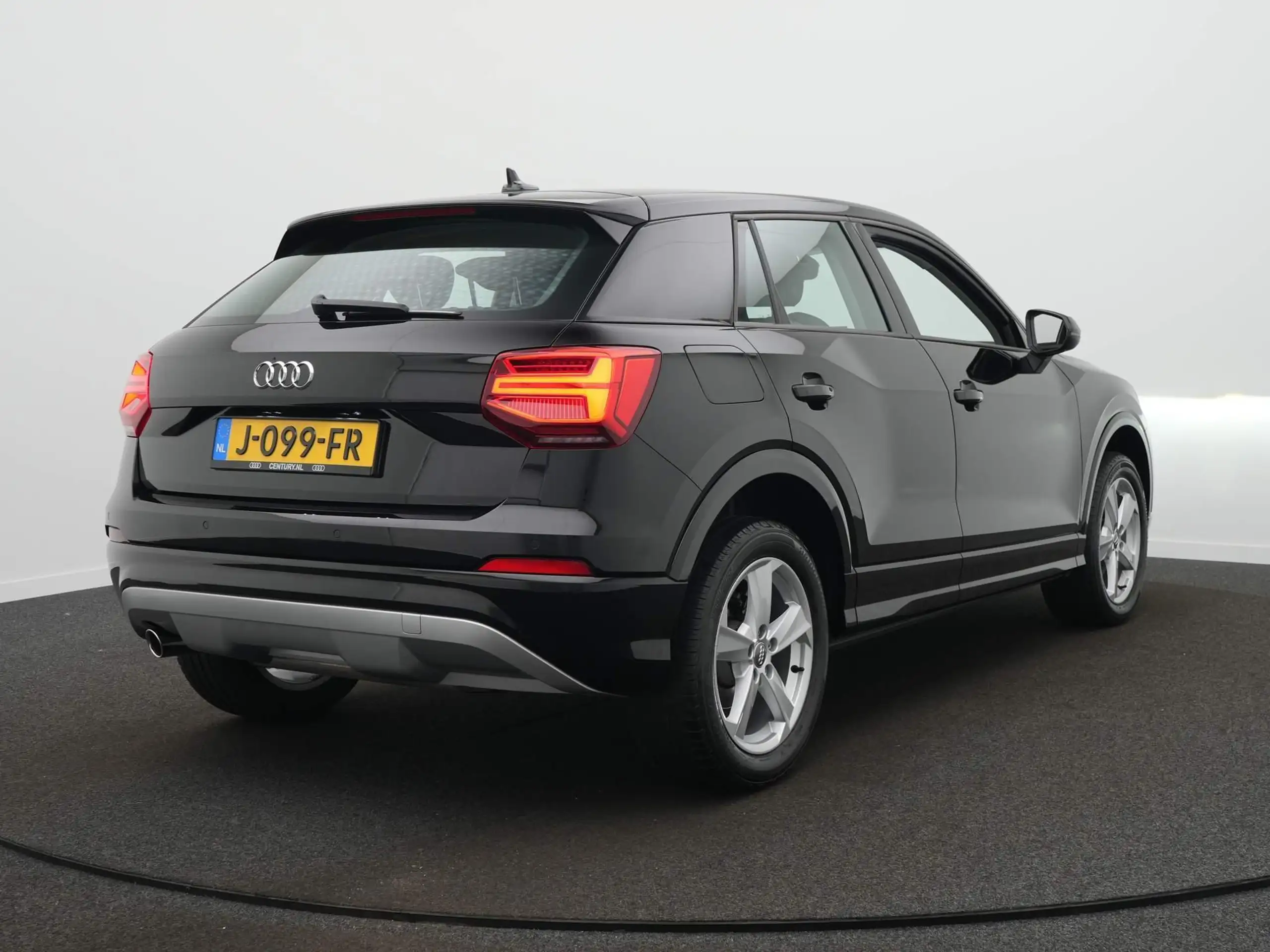 Audi - Q2