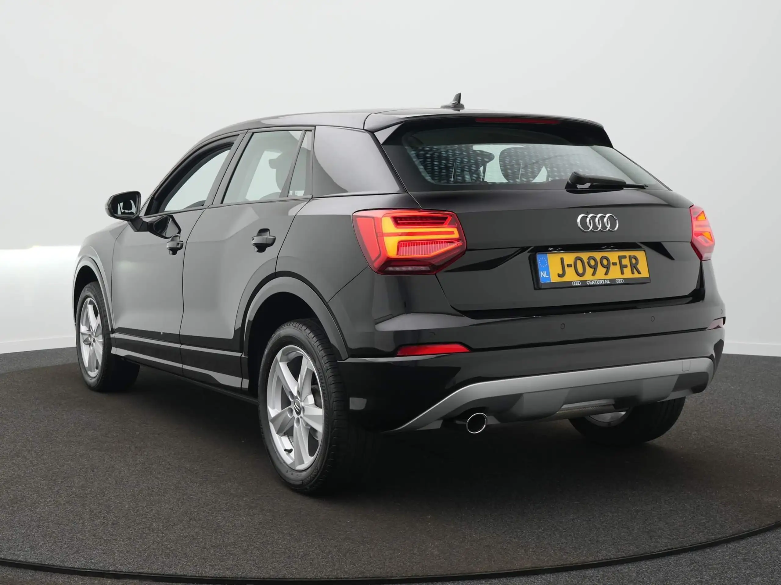 Audi - Q2