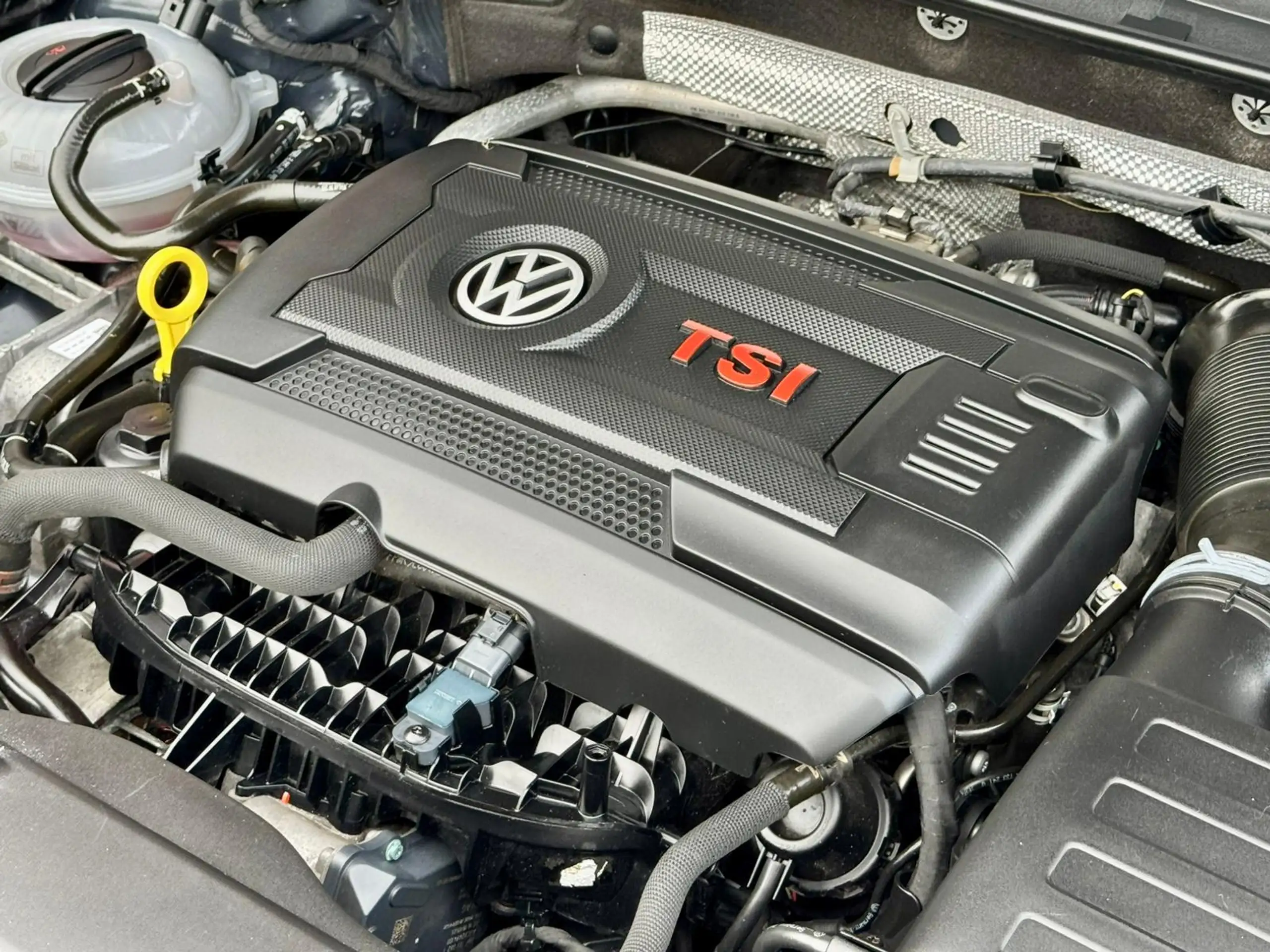 Volkswagen - Golf GTI