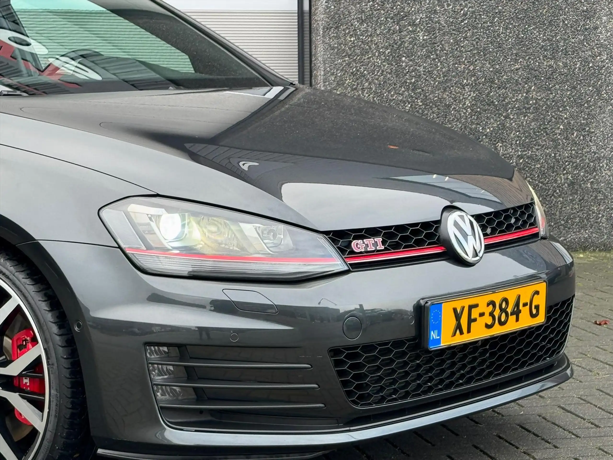 Volkswagen - Golf GTI