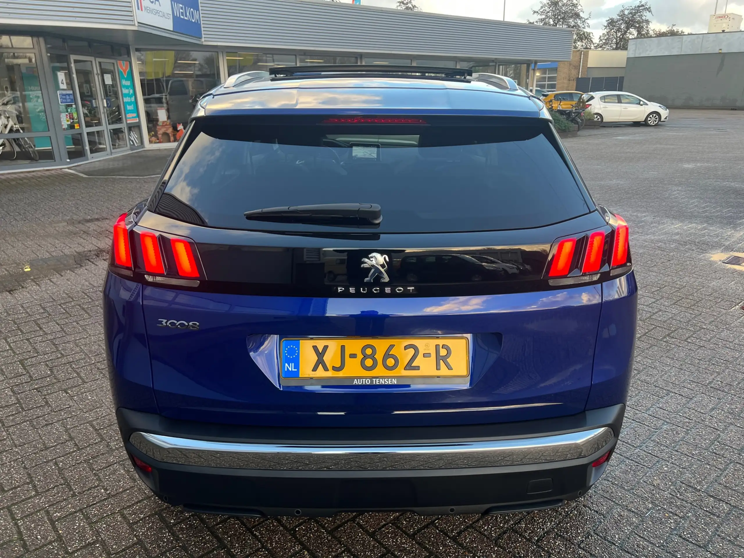 Peugeot - 3008