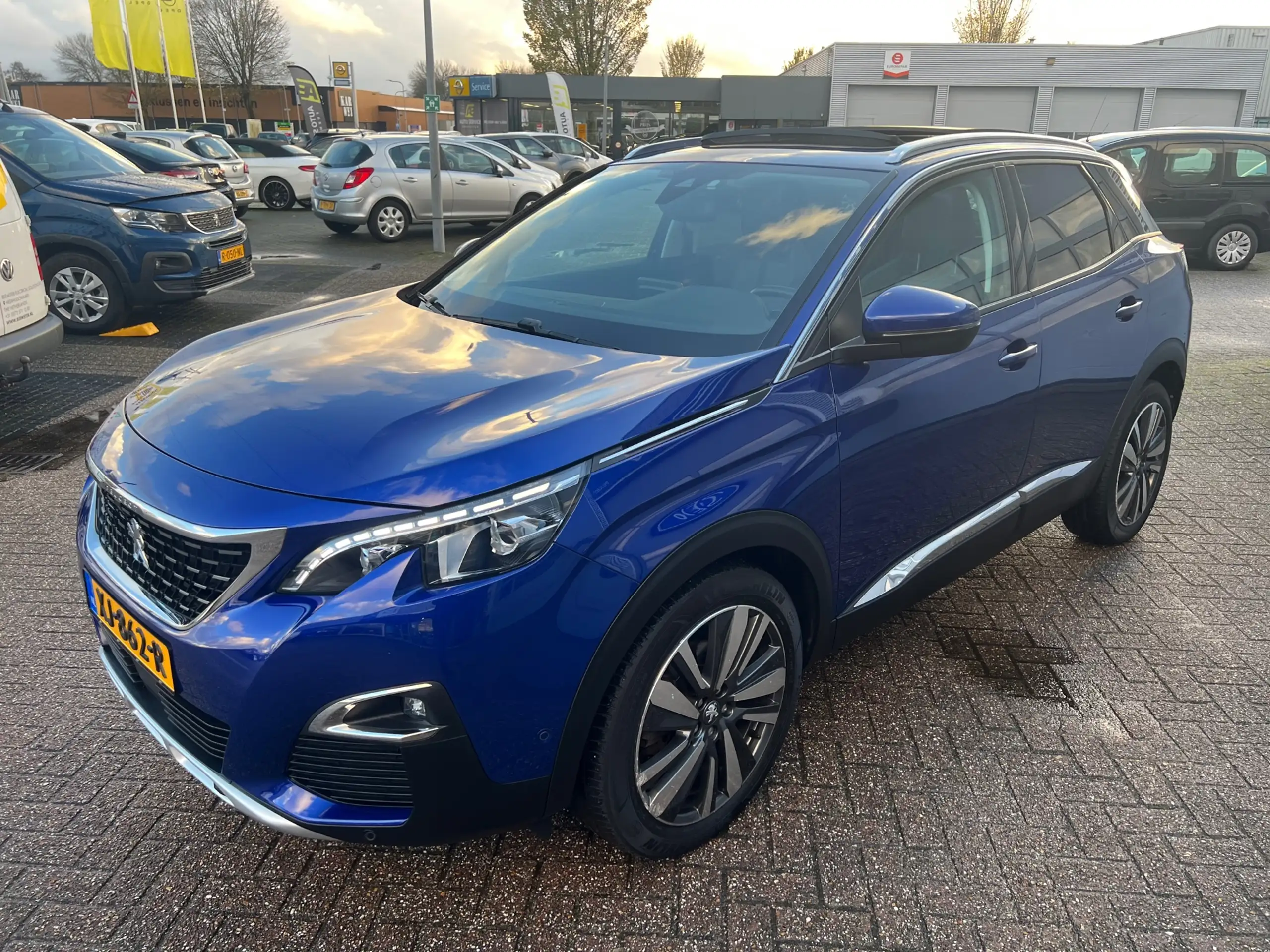 Peugeot - 3008