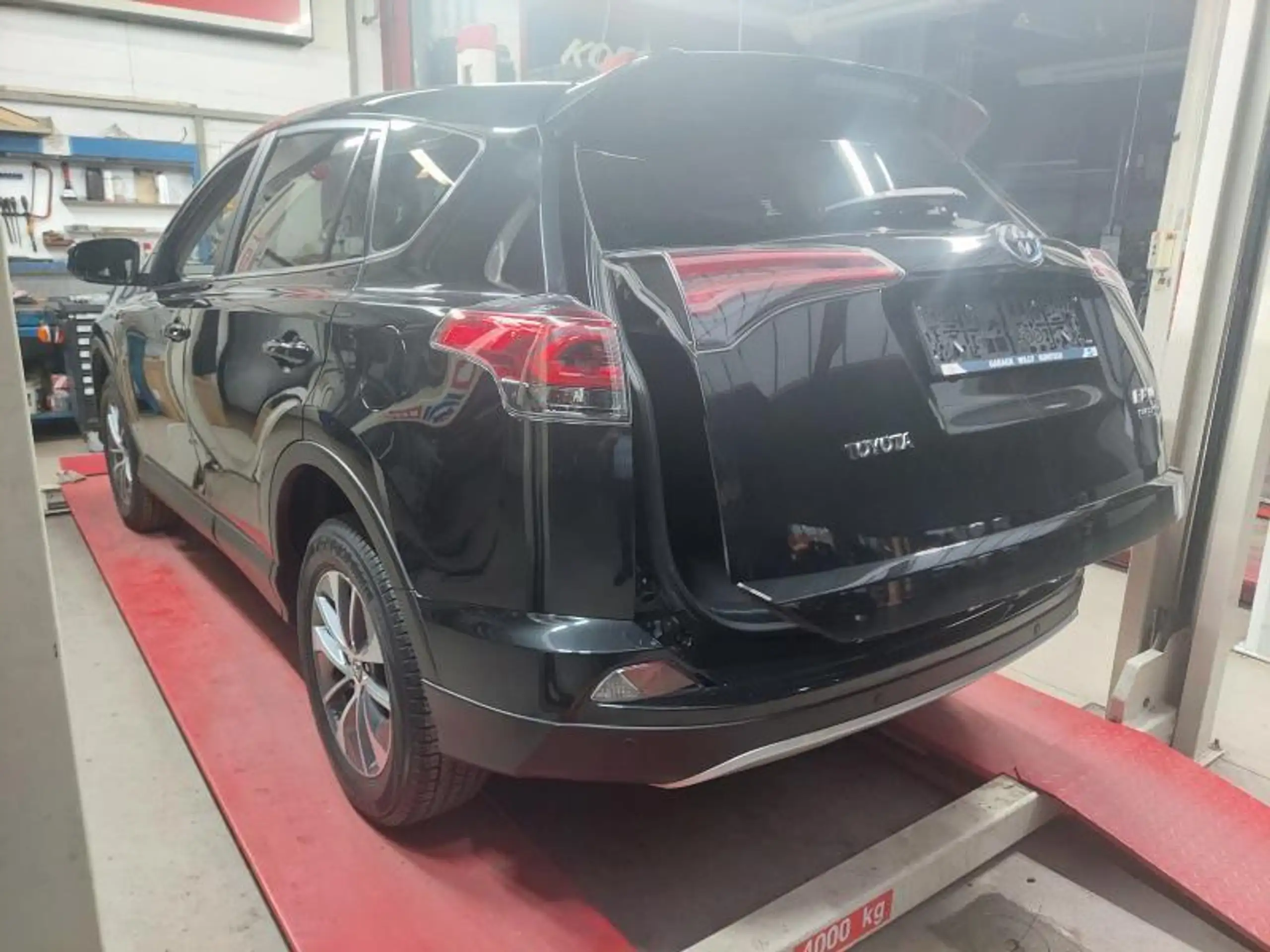 Toyota - RAV 4