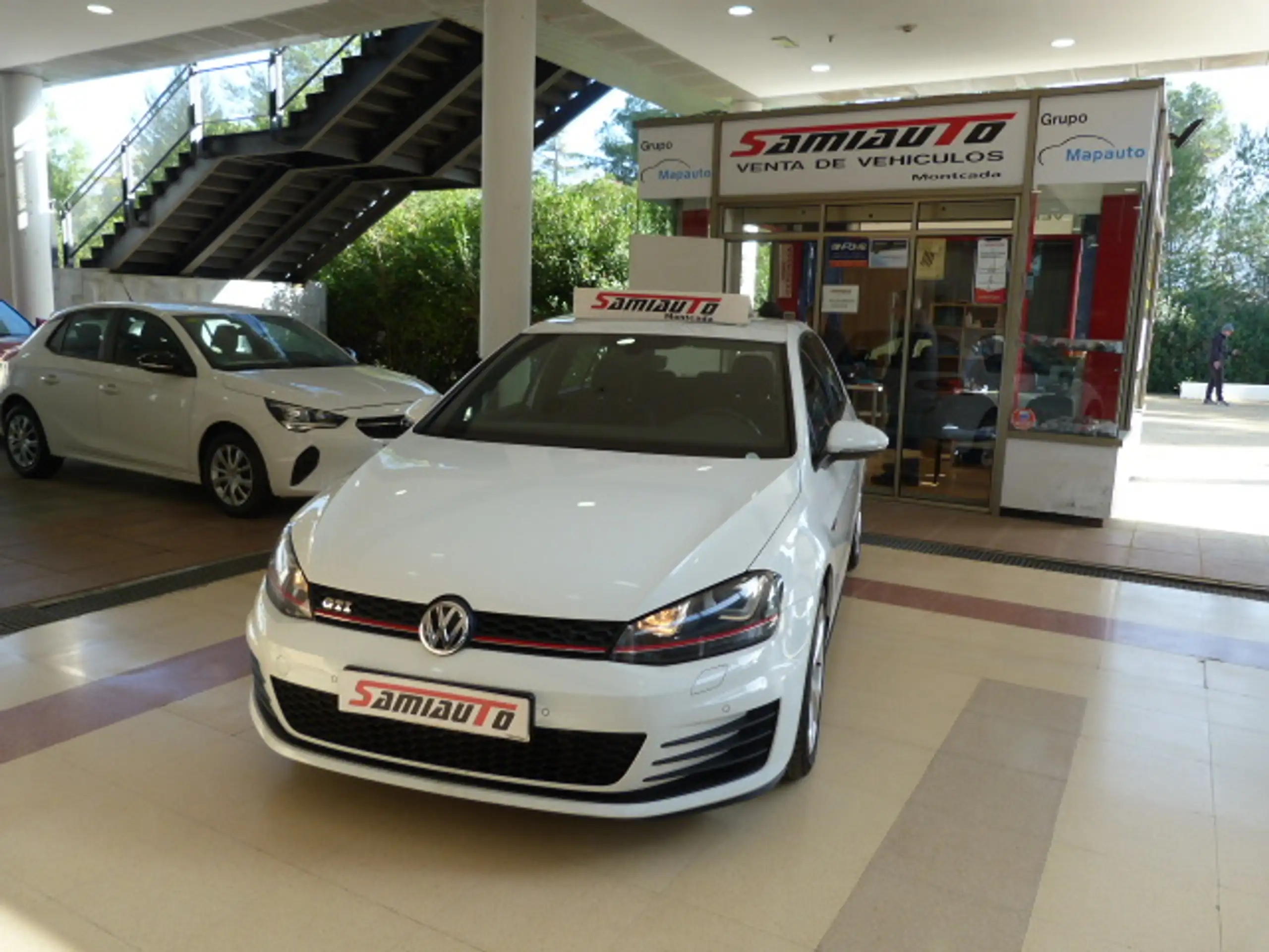 Volkswagen - Golf GTI