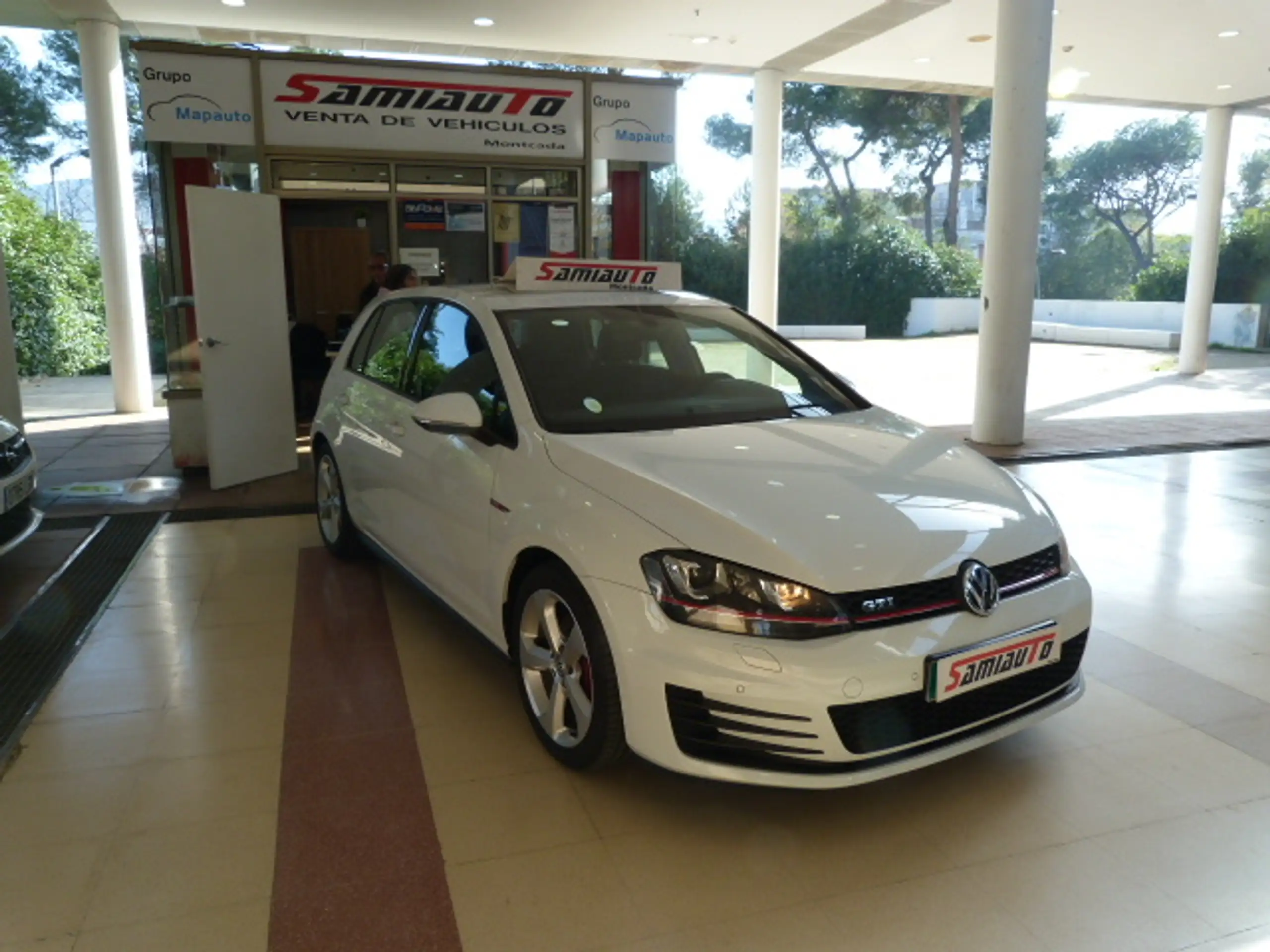 Volkswagen - Golf GTI