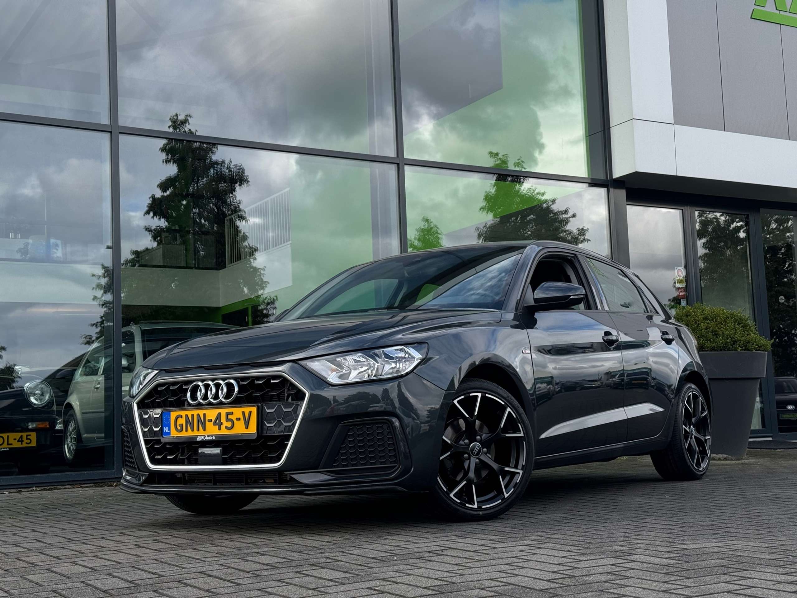 Audi - A1