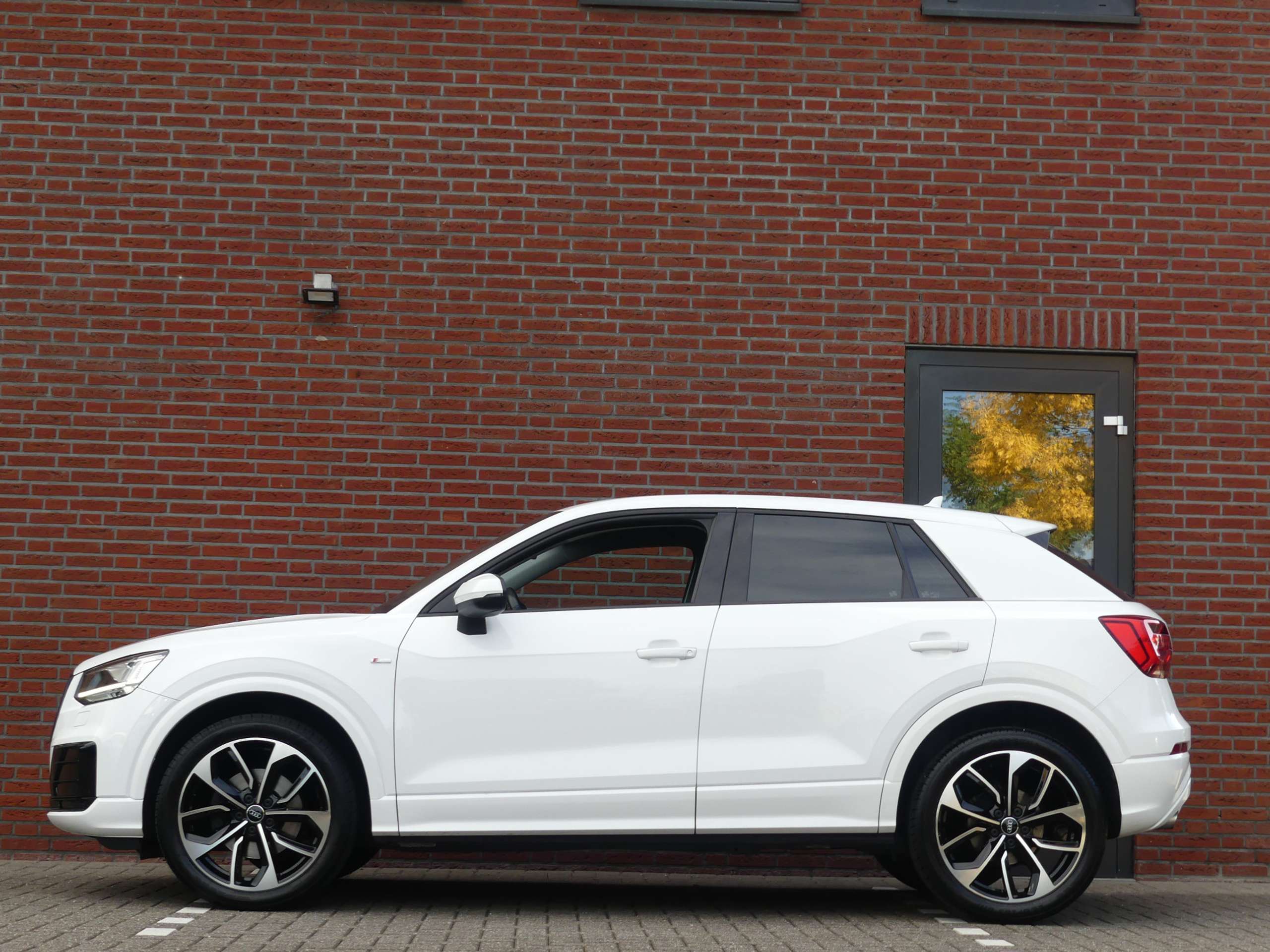 Audi - Q2