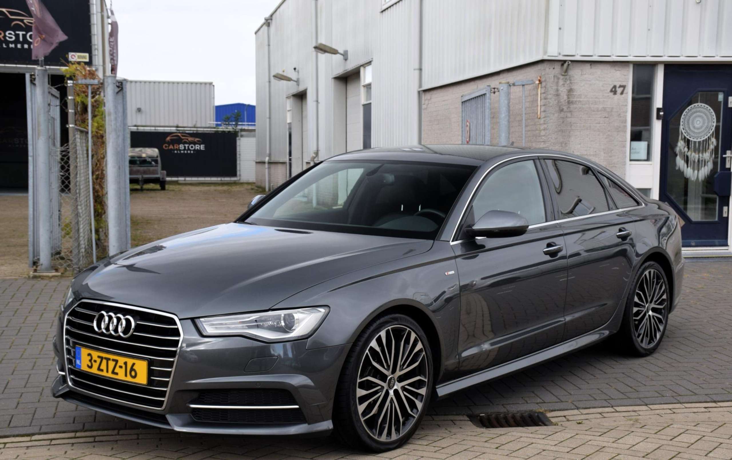 Audi - A6