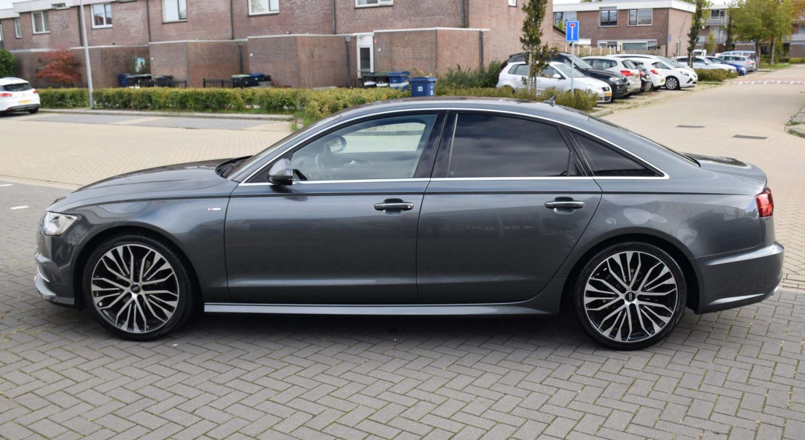 Audi - A6