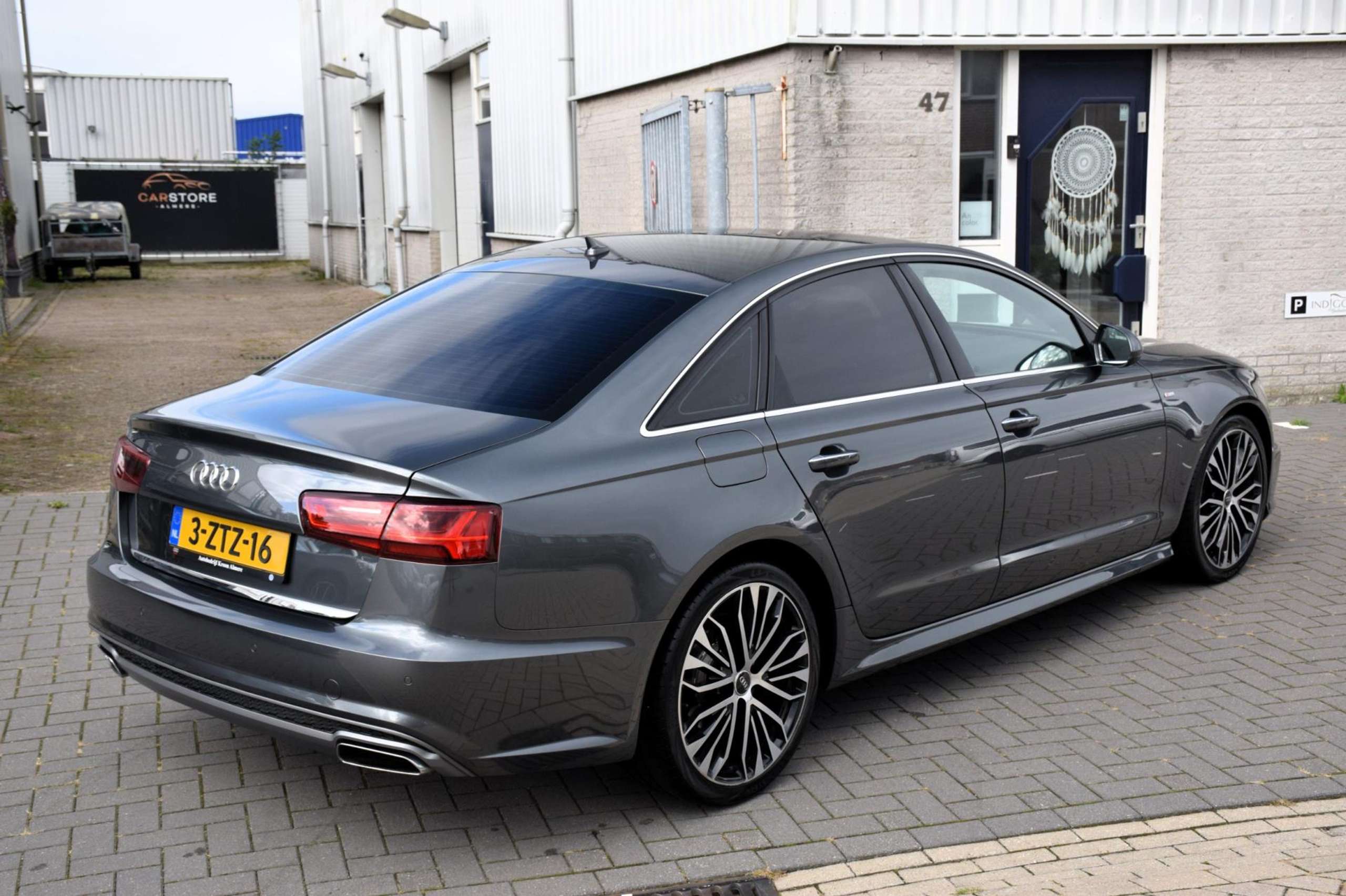 Audi - A6