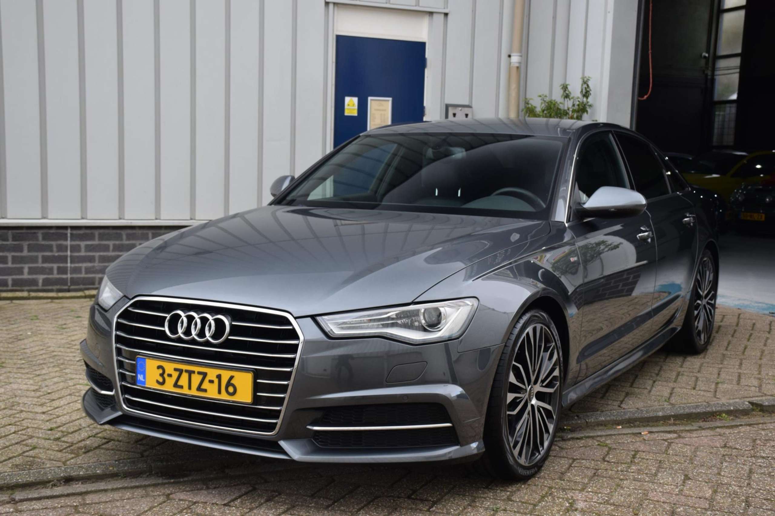 Audi - A6