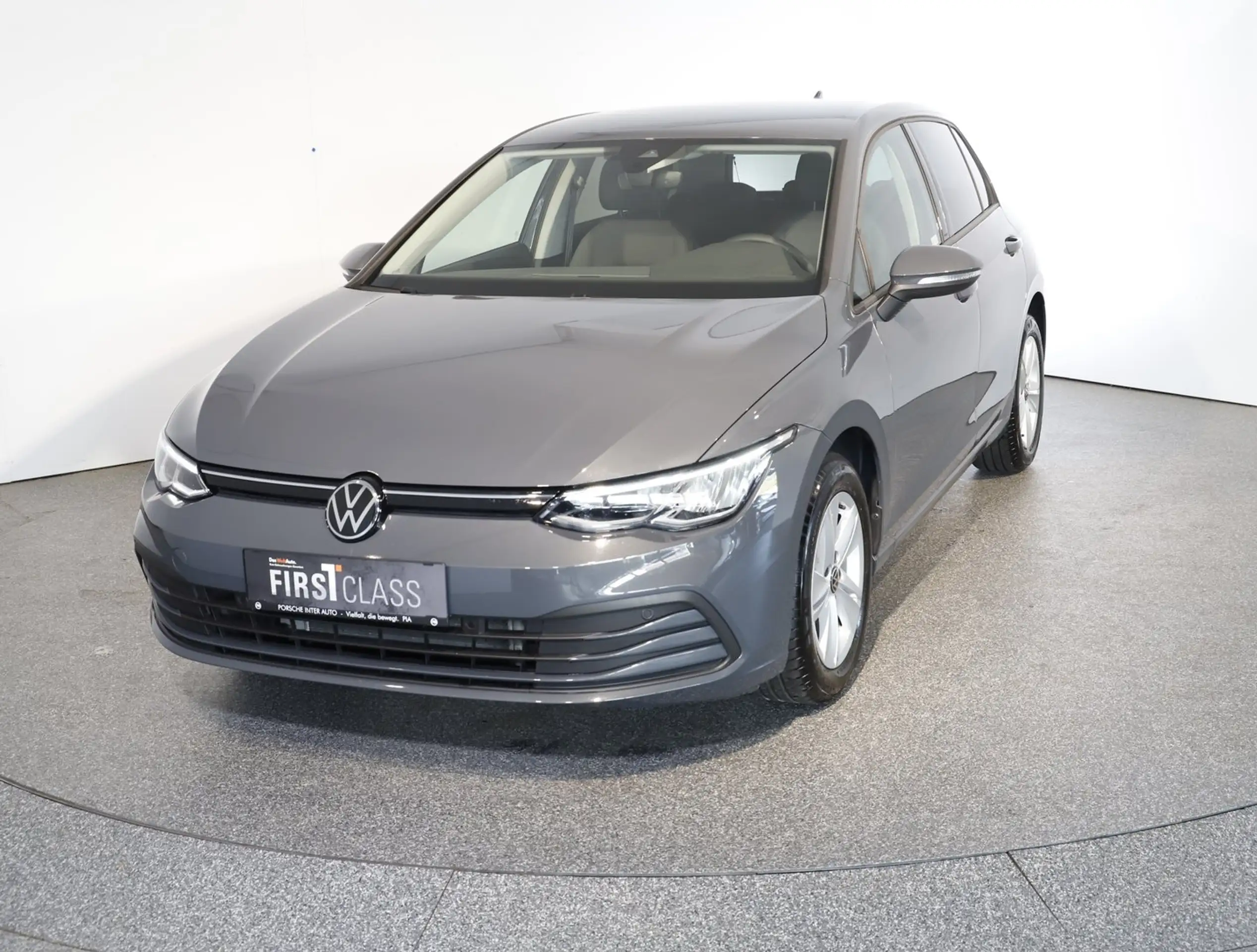 Volkswagen - Golf