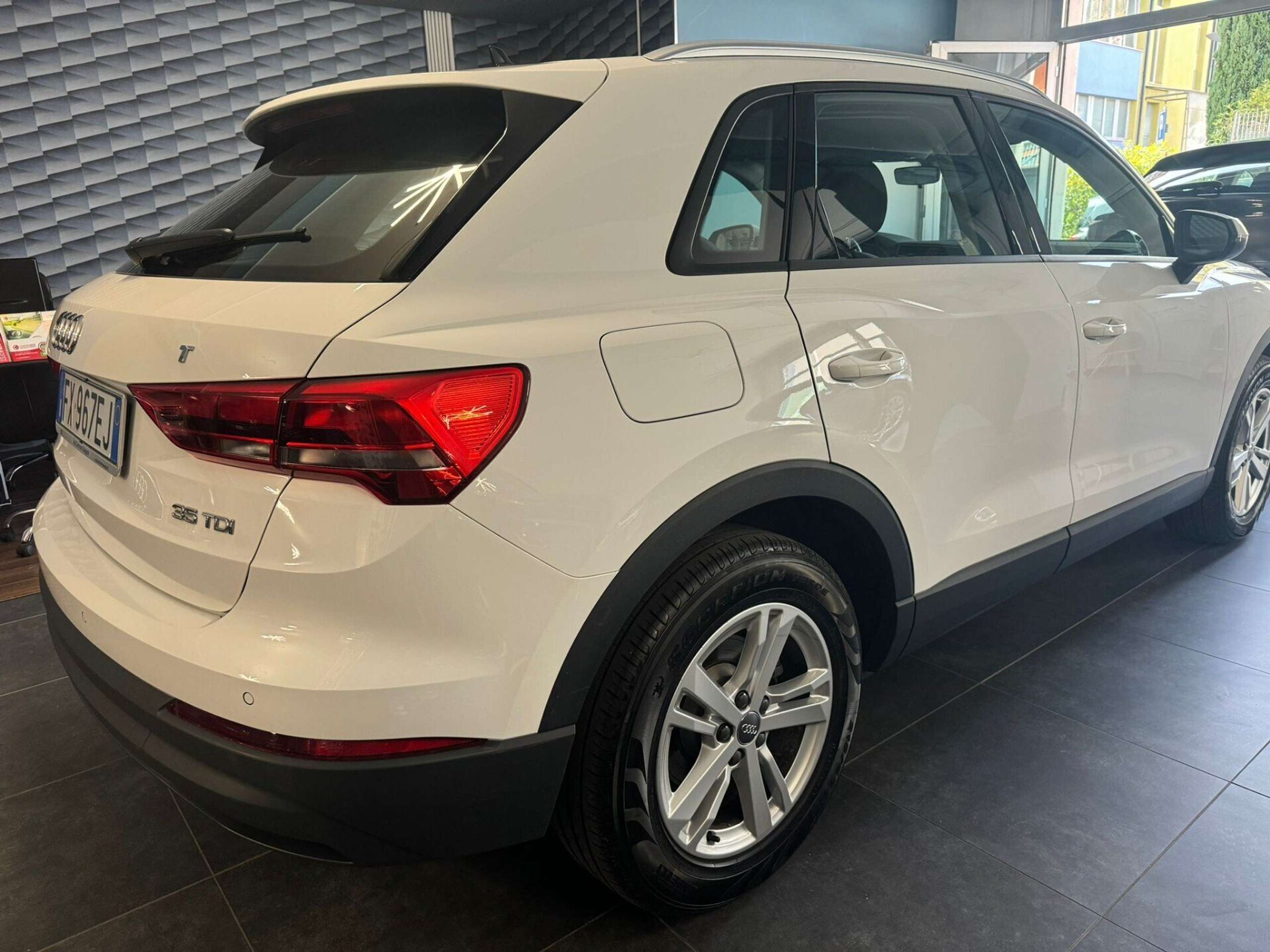 Audi - Q3