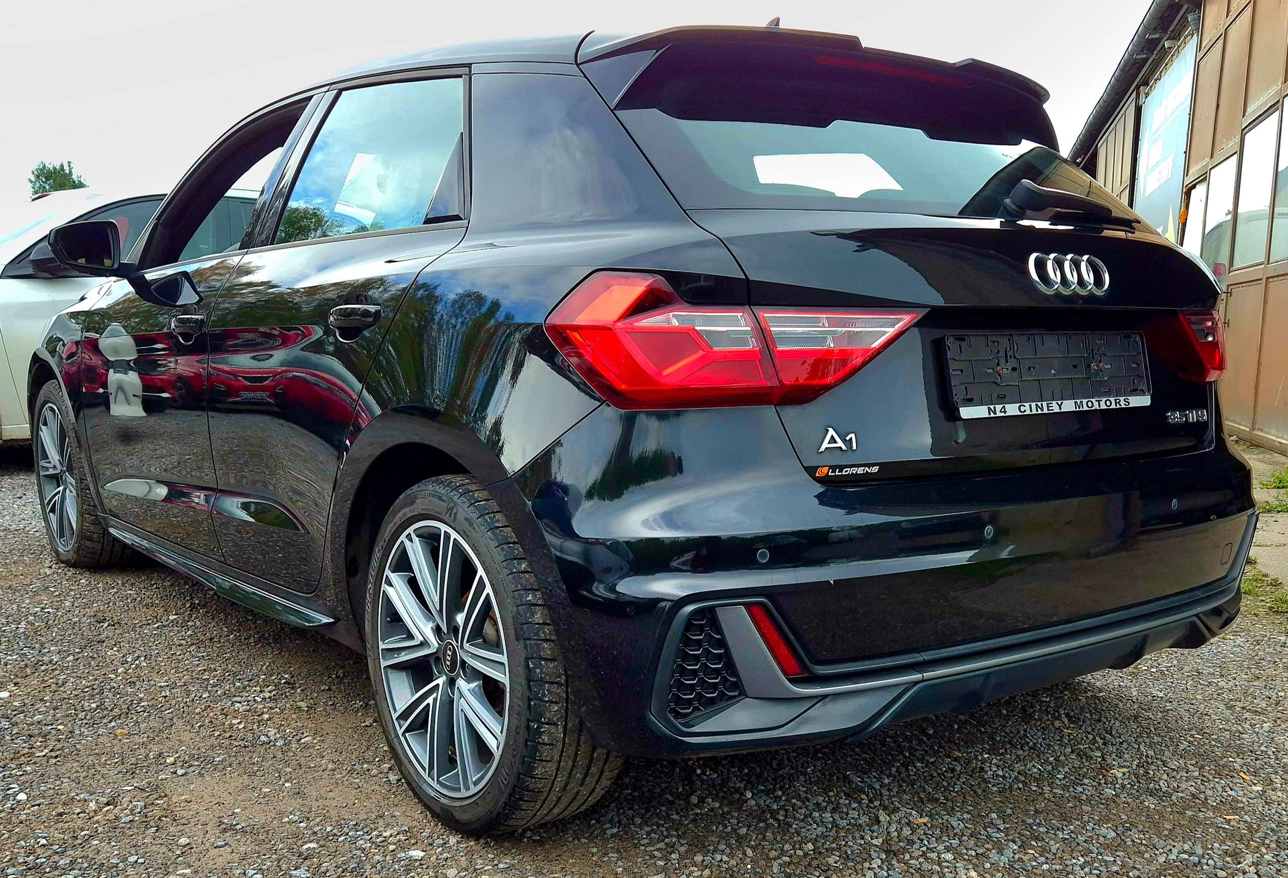 Audi - A1