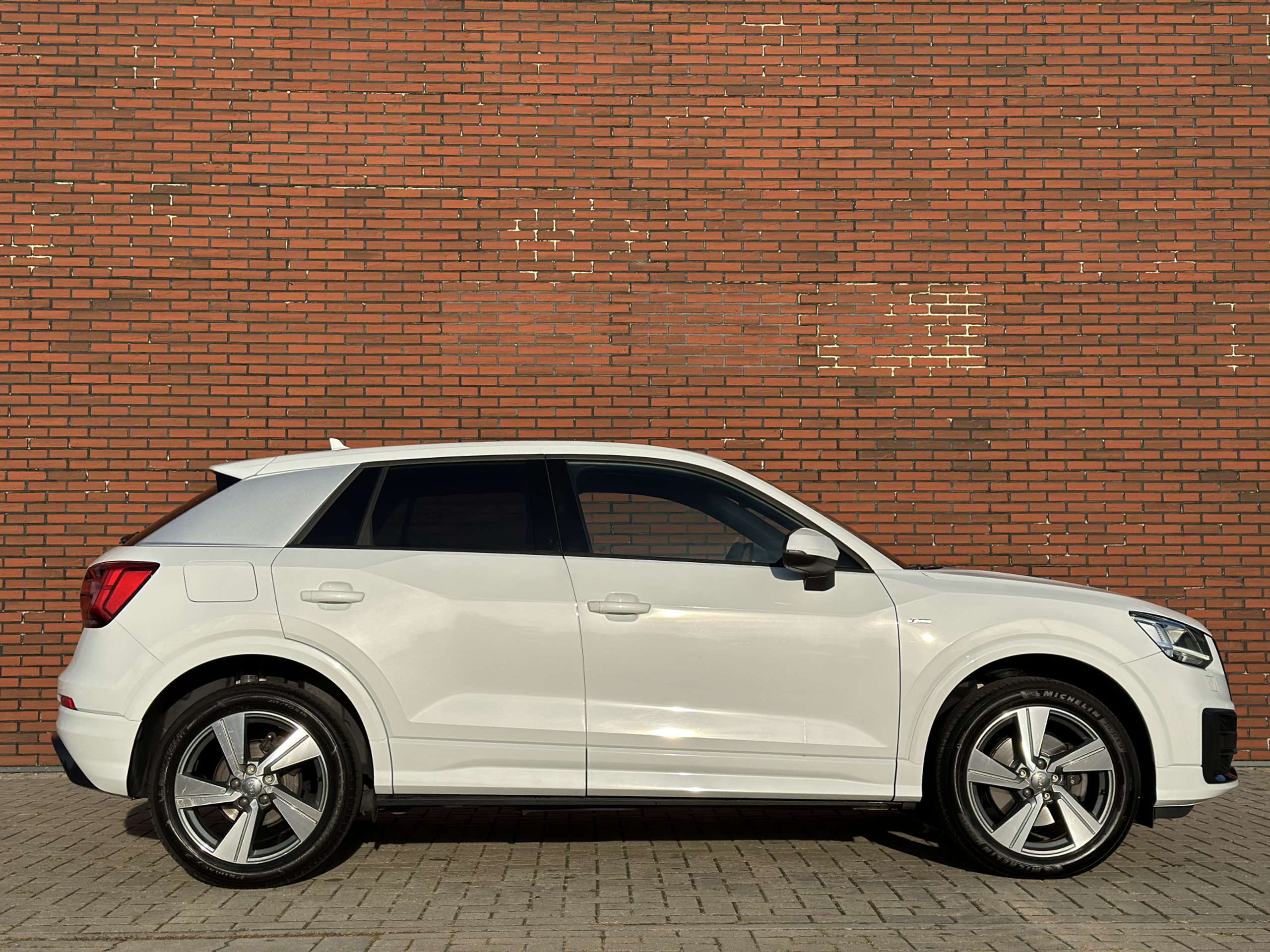 Audi - Q2