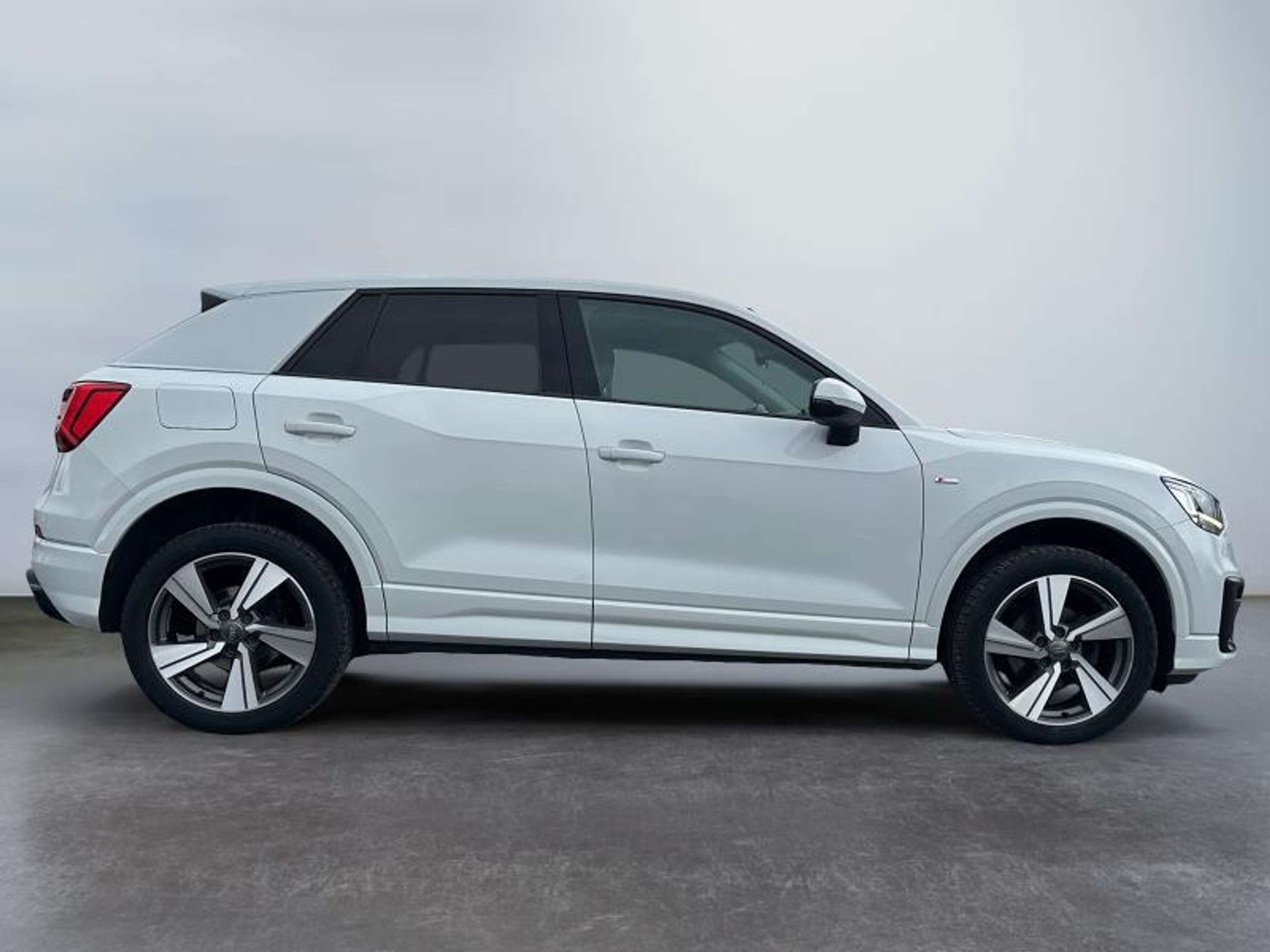 Audi - Q2