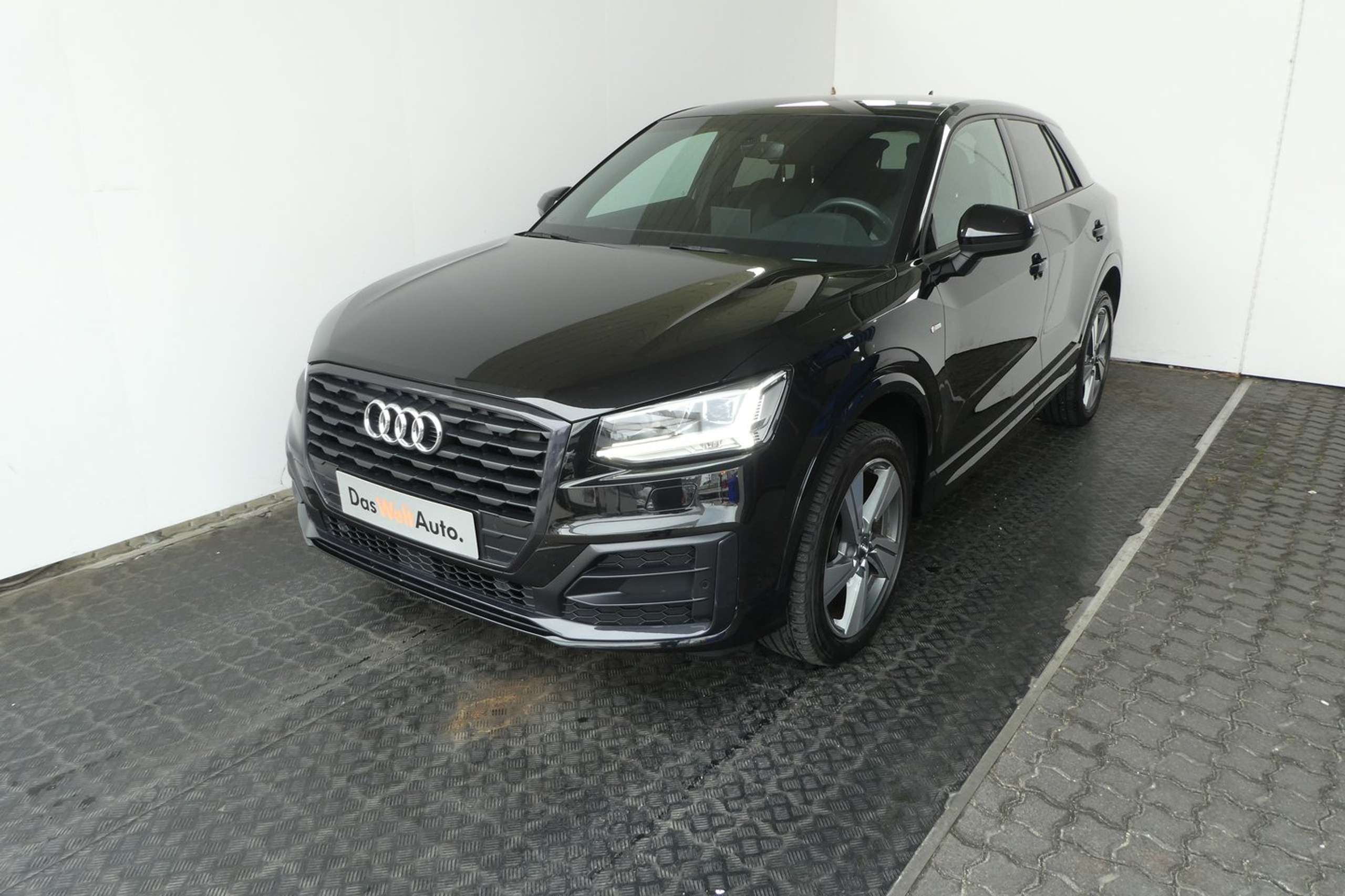 Audi - Q2