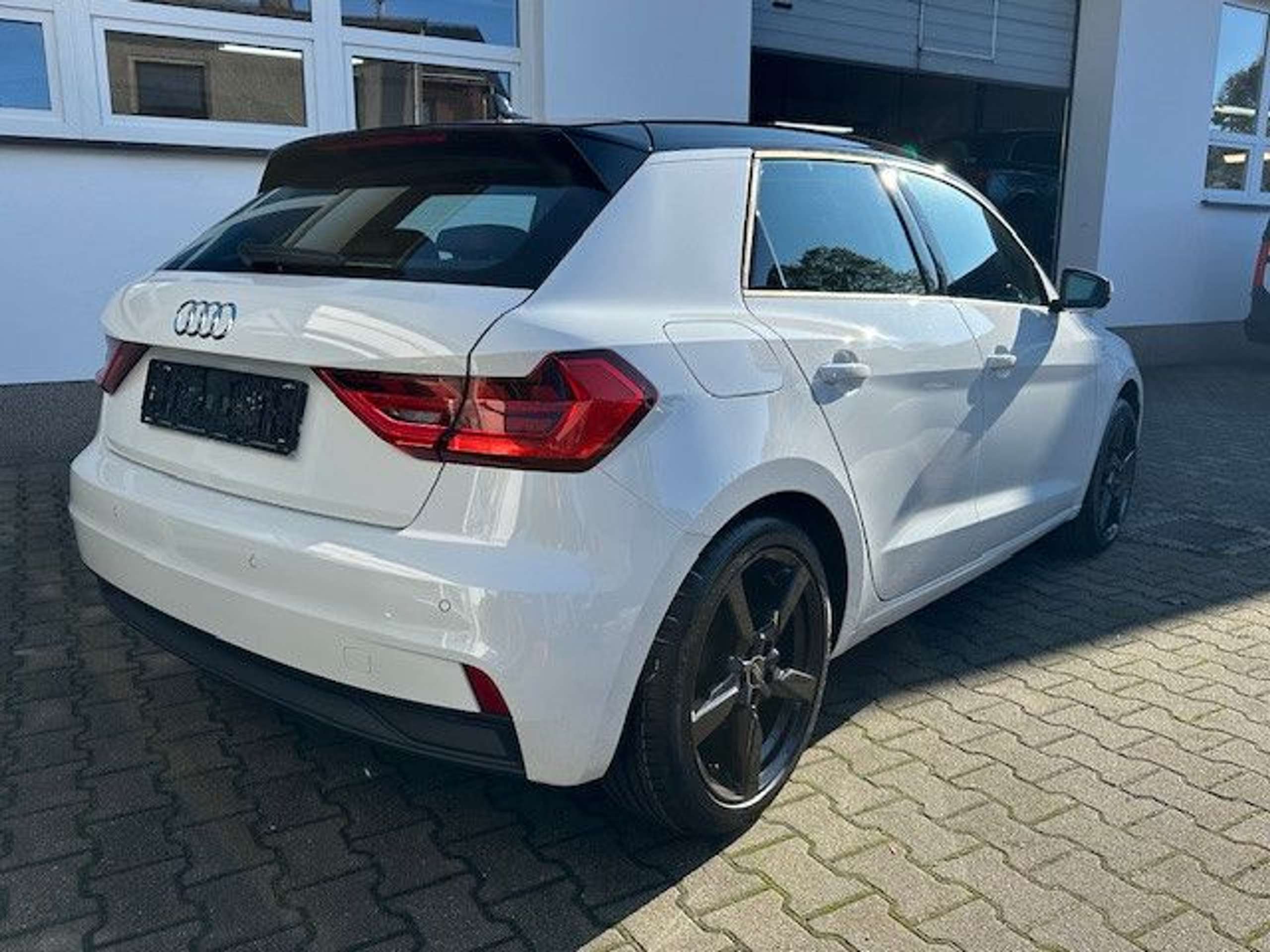 Audi - A1