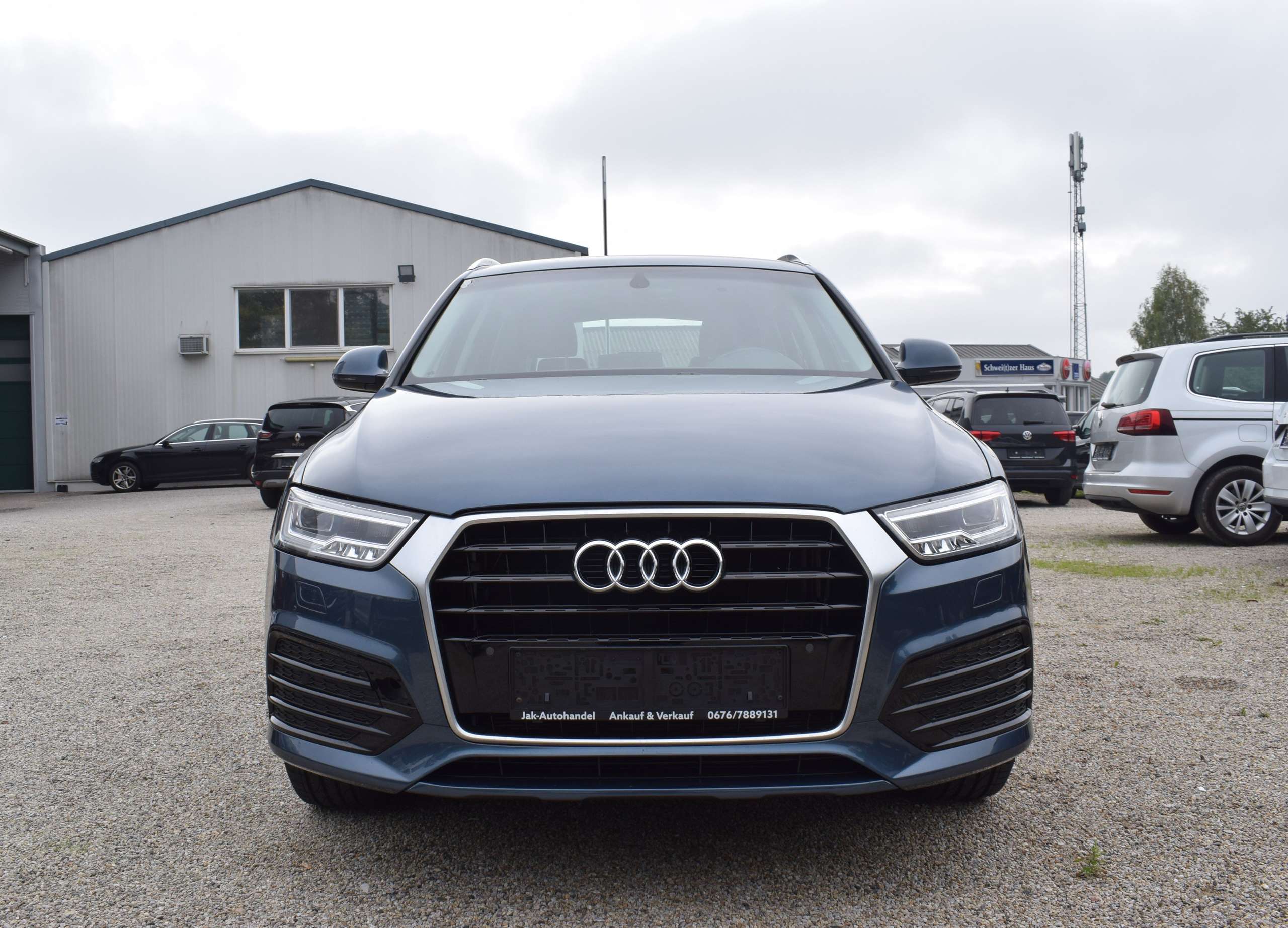 Audi - Q3