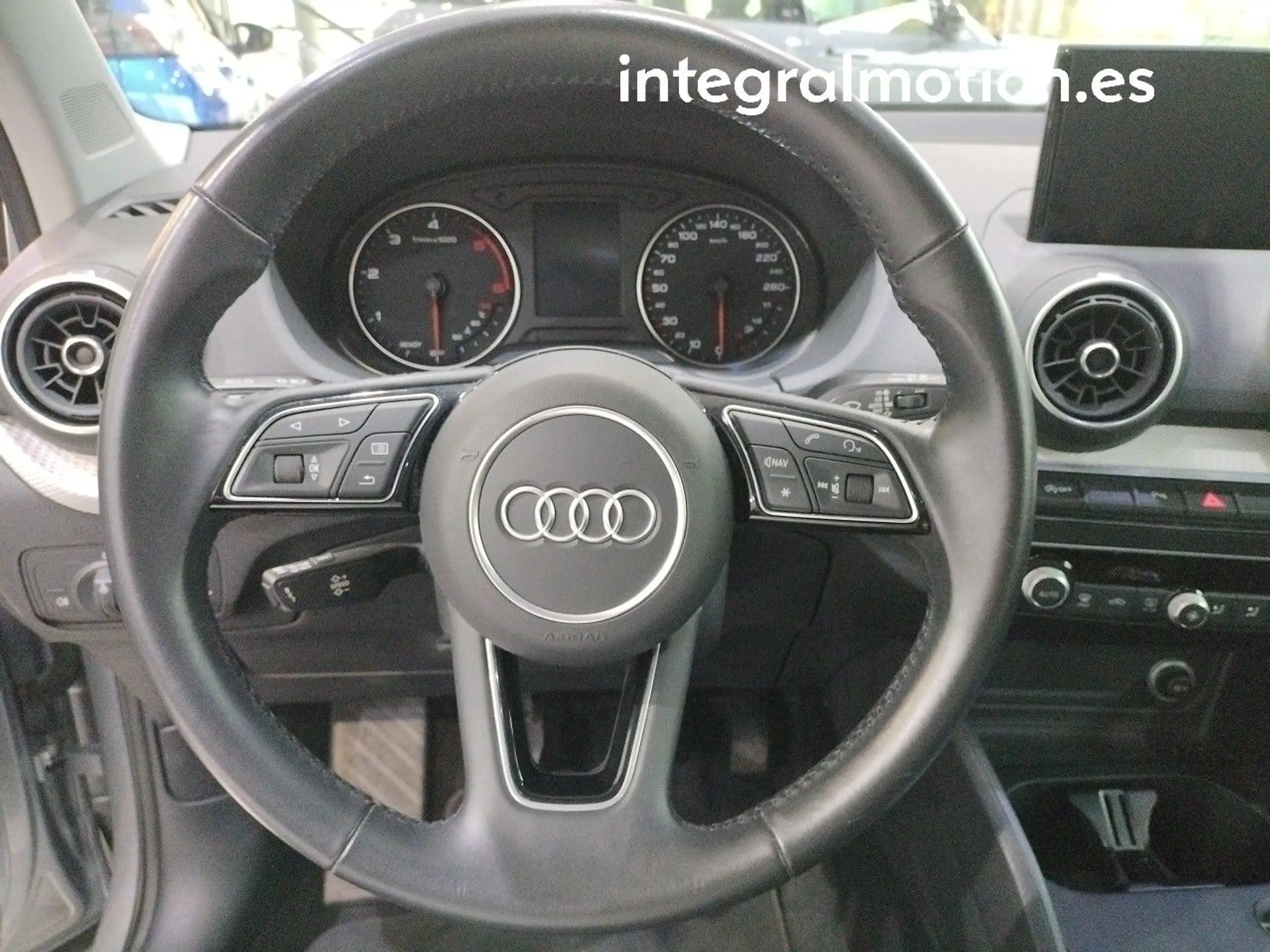 Audi - Q2