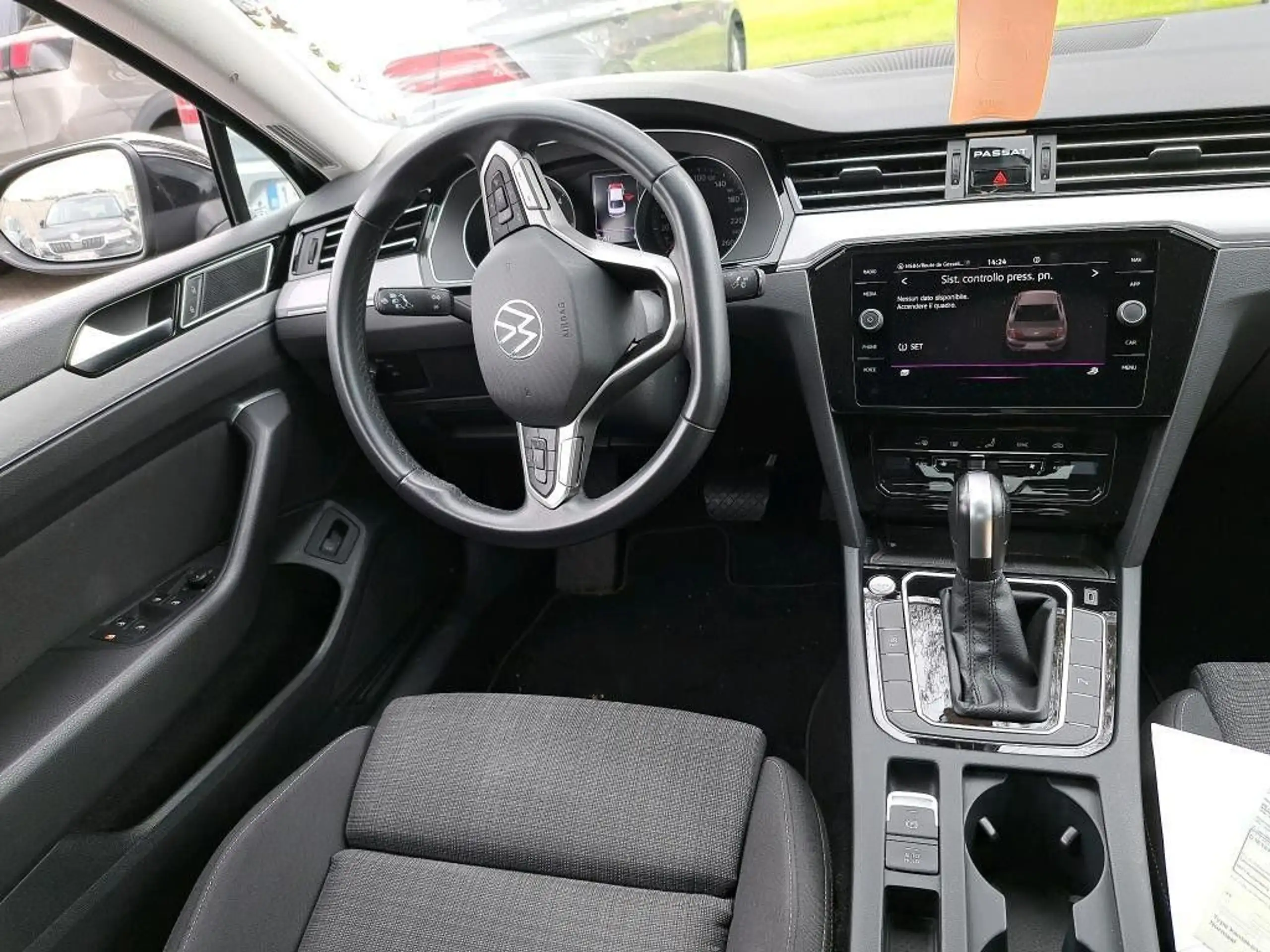 Volkswagen - Passat