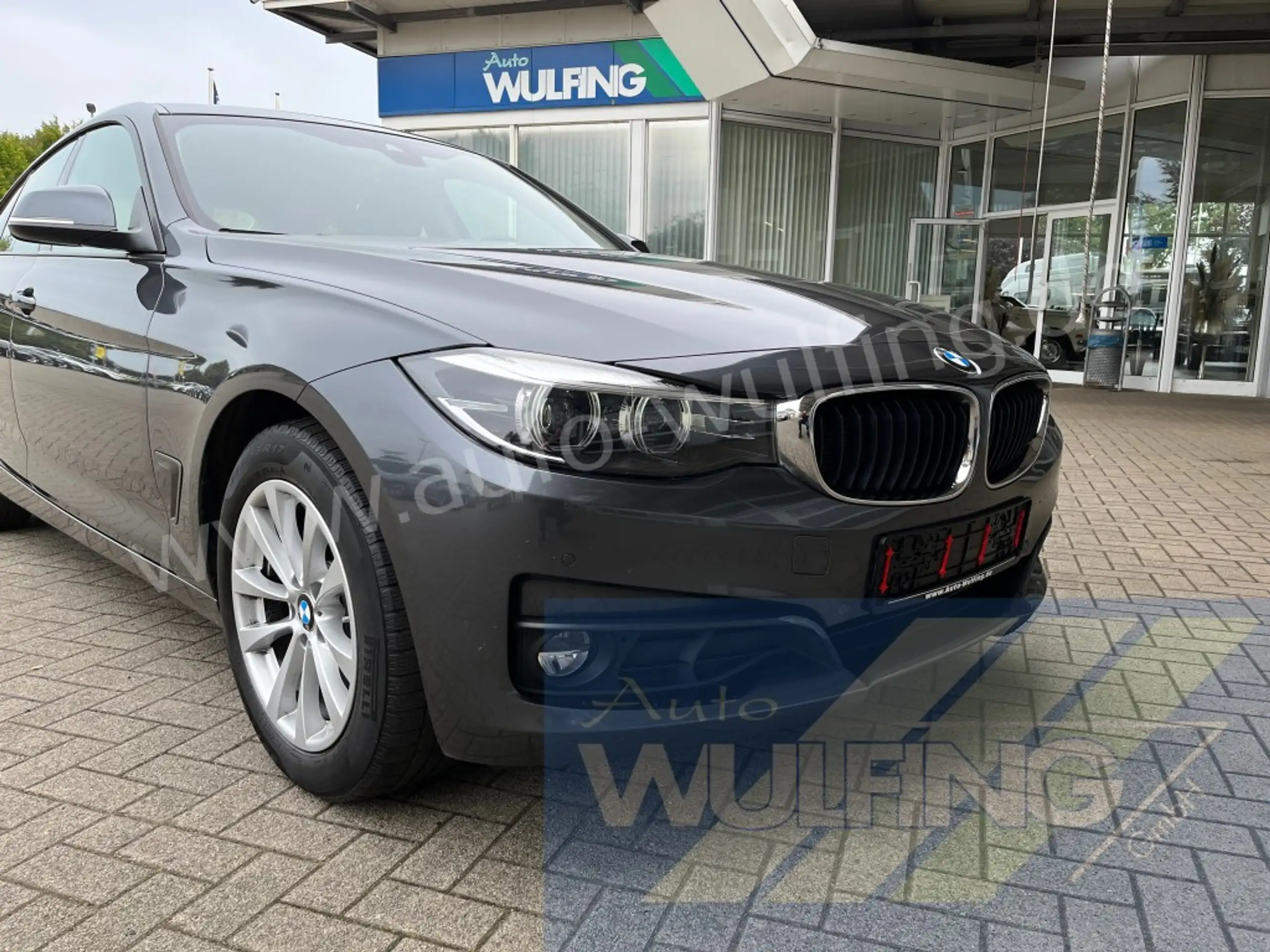 BMW - 320