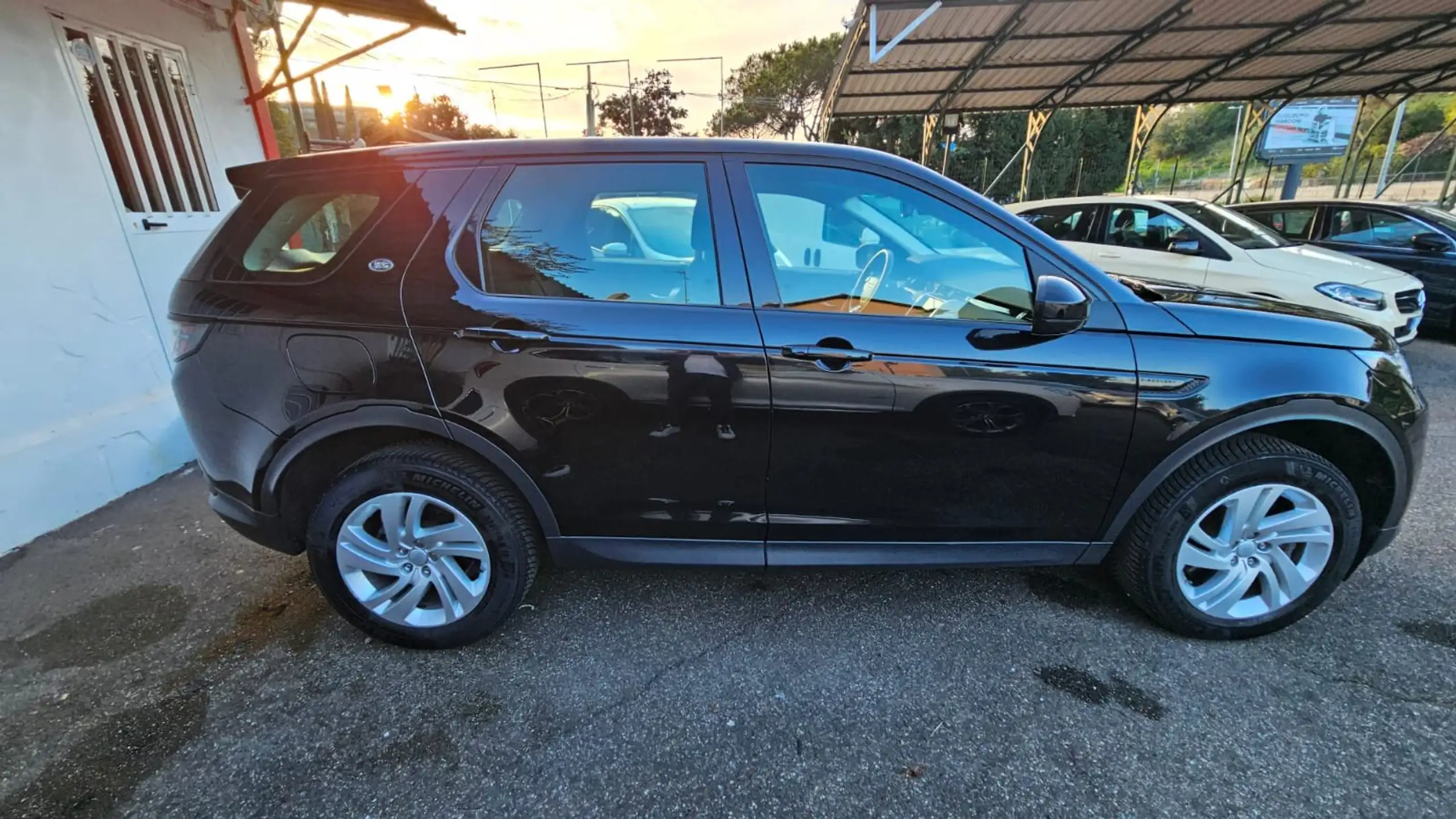 Land Rover - Discovery Sport