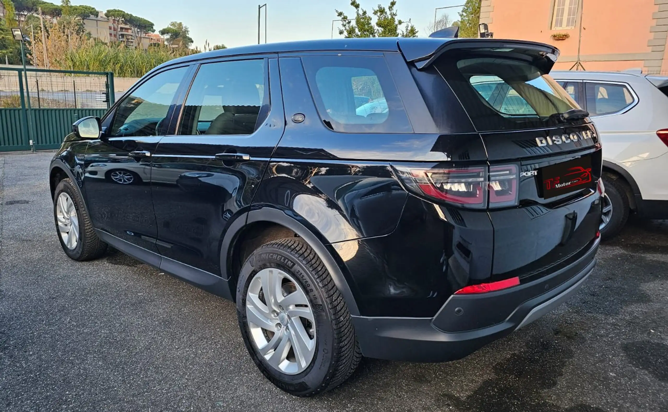 Land Rover - Discovery Sport